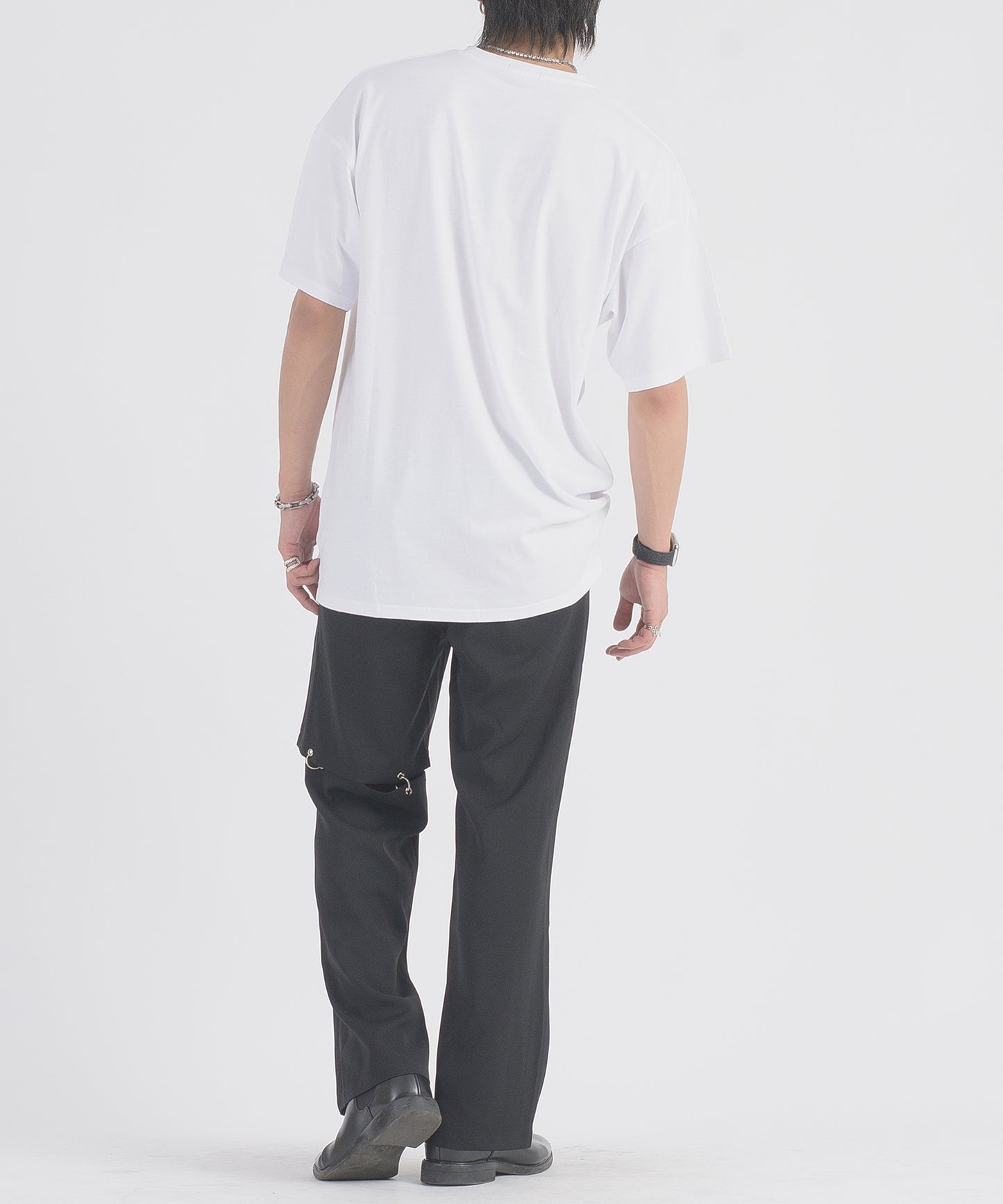 裾ピアスTシャツ