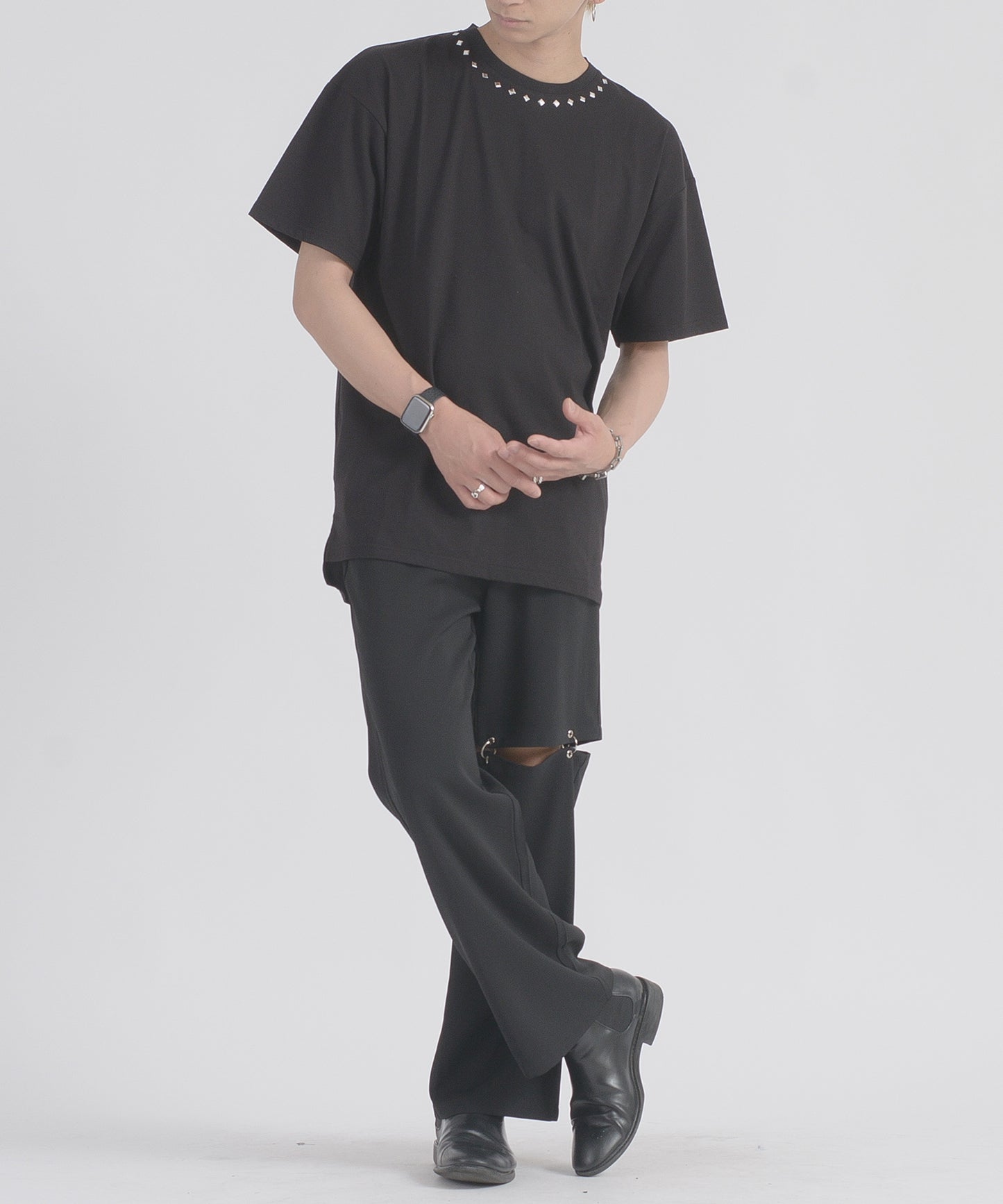ピラミッドスタッズTシャツ
