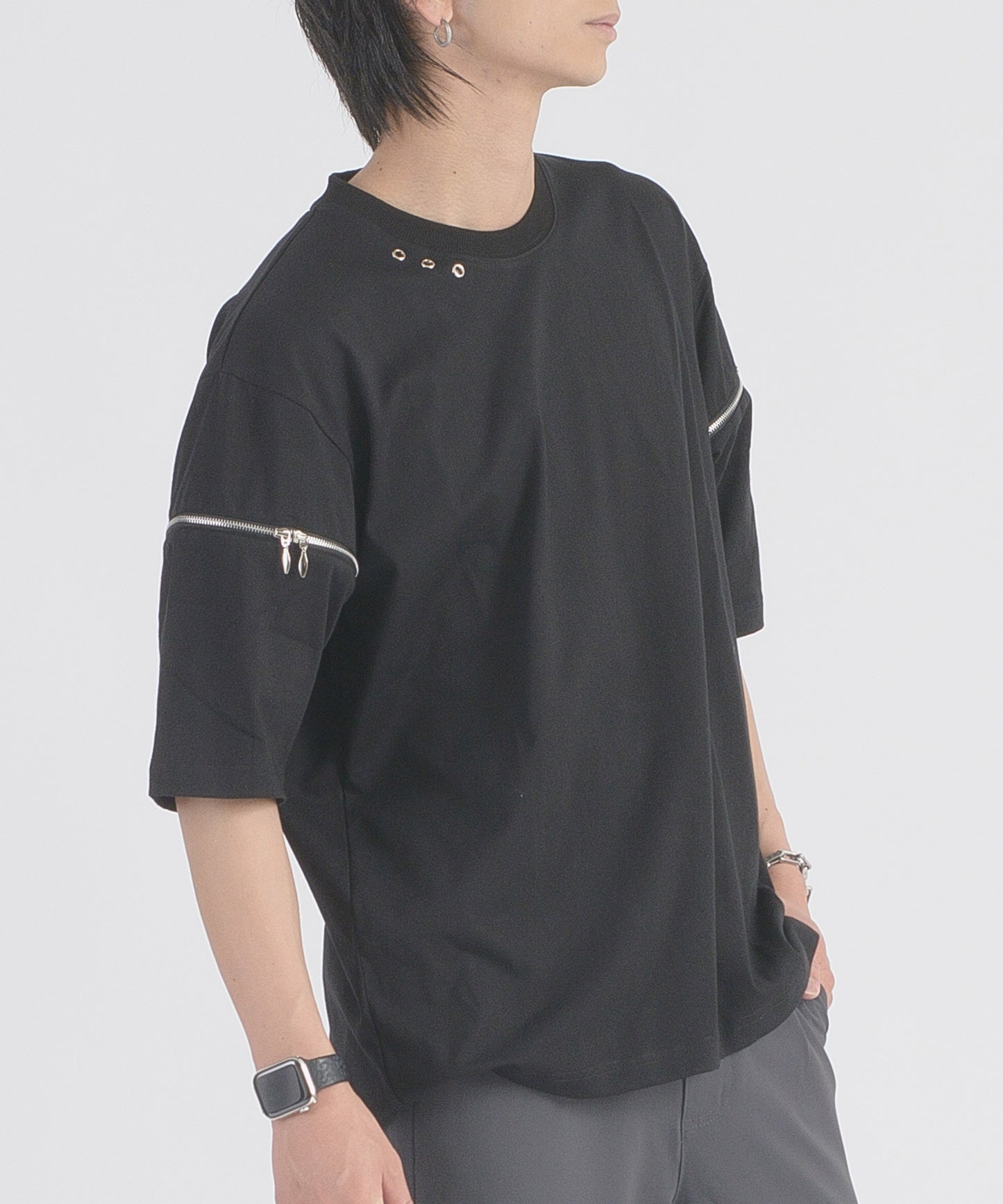 ファスナースリーブTシャツ