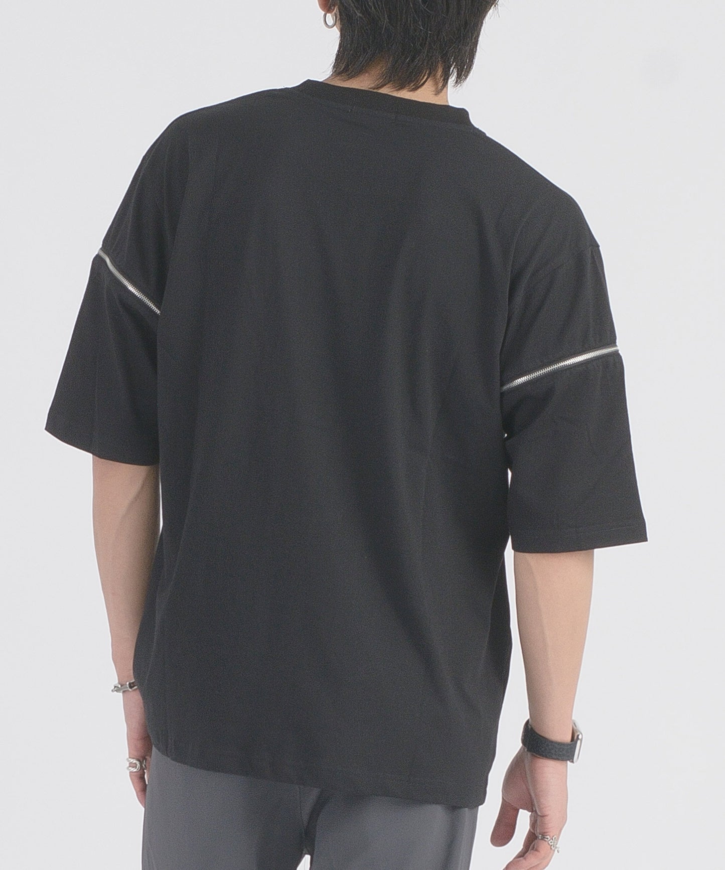 ファスナースリーブTシャツ