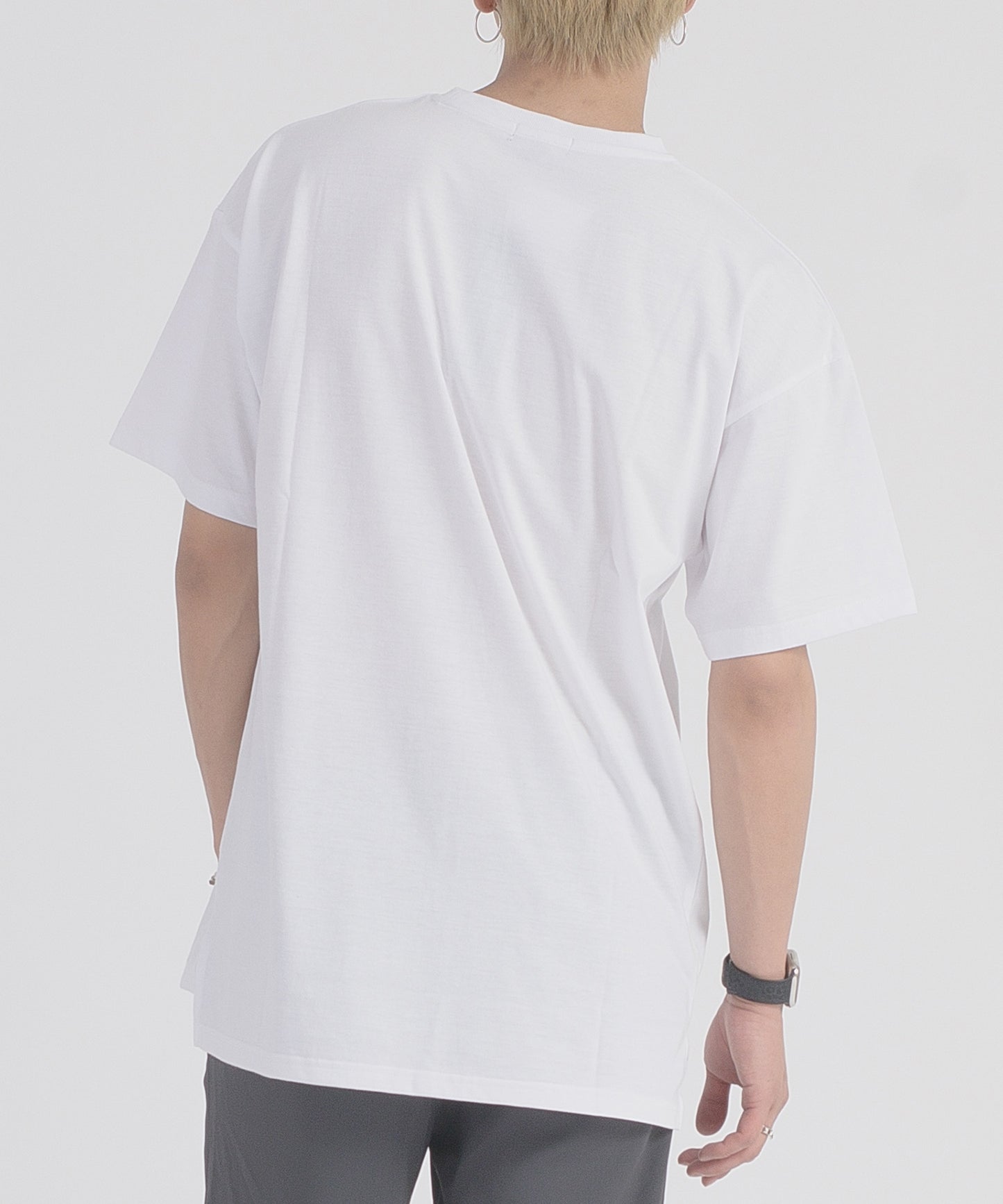 ピラミッドスタッズTシャツ