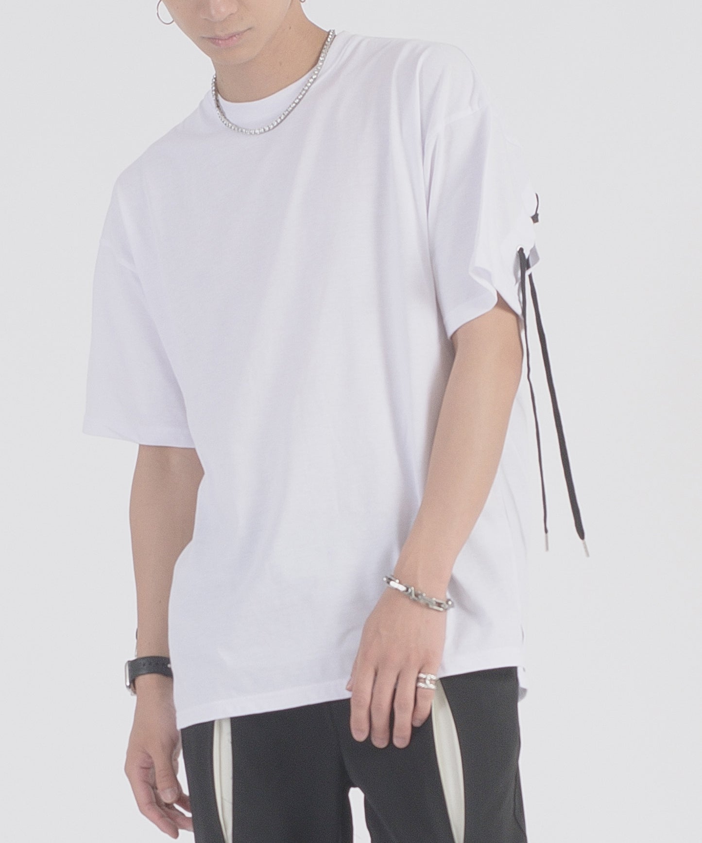 レースアップTシャツ