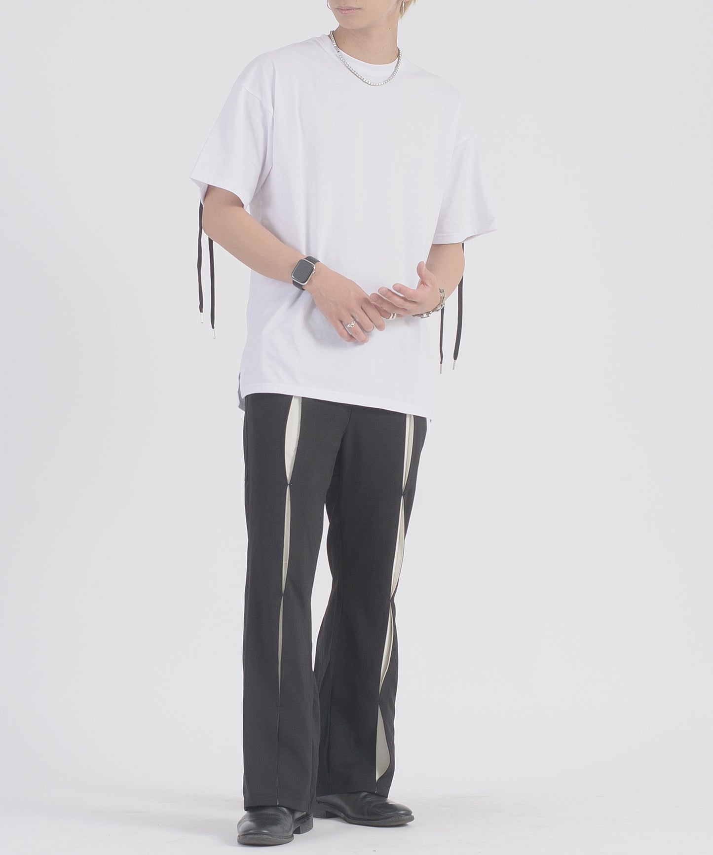 レースアップTシャツ