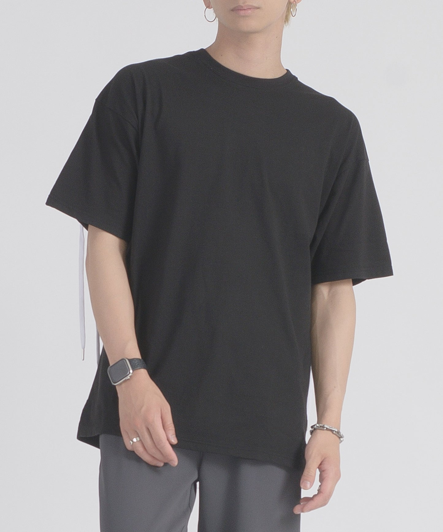 レースアップTシャツ