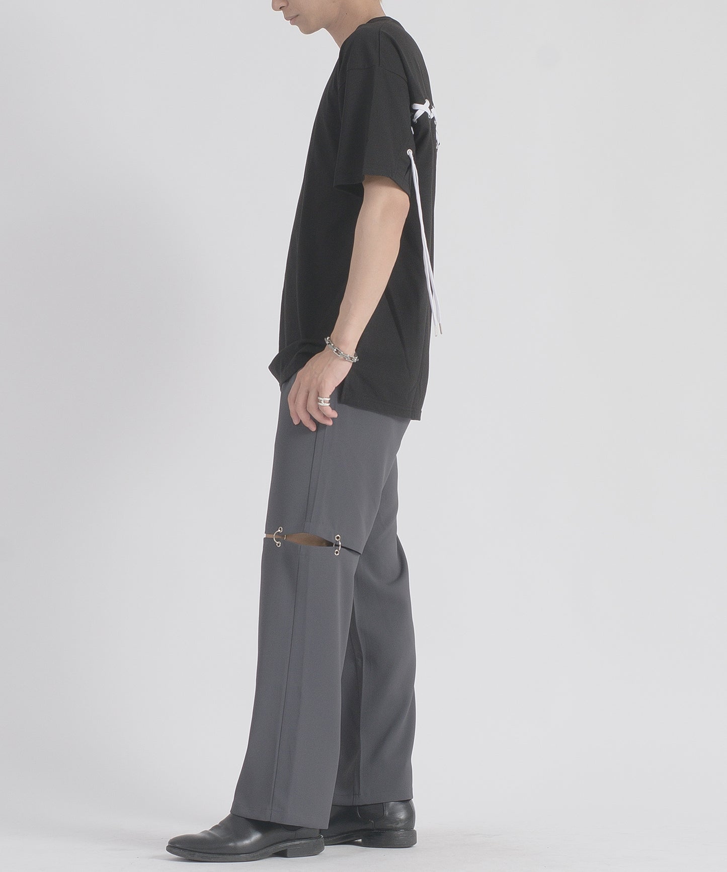 レースアップTシャツ