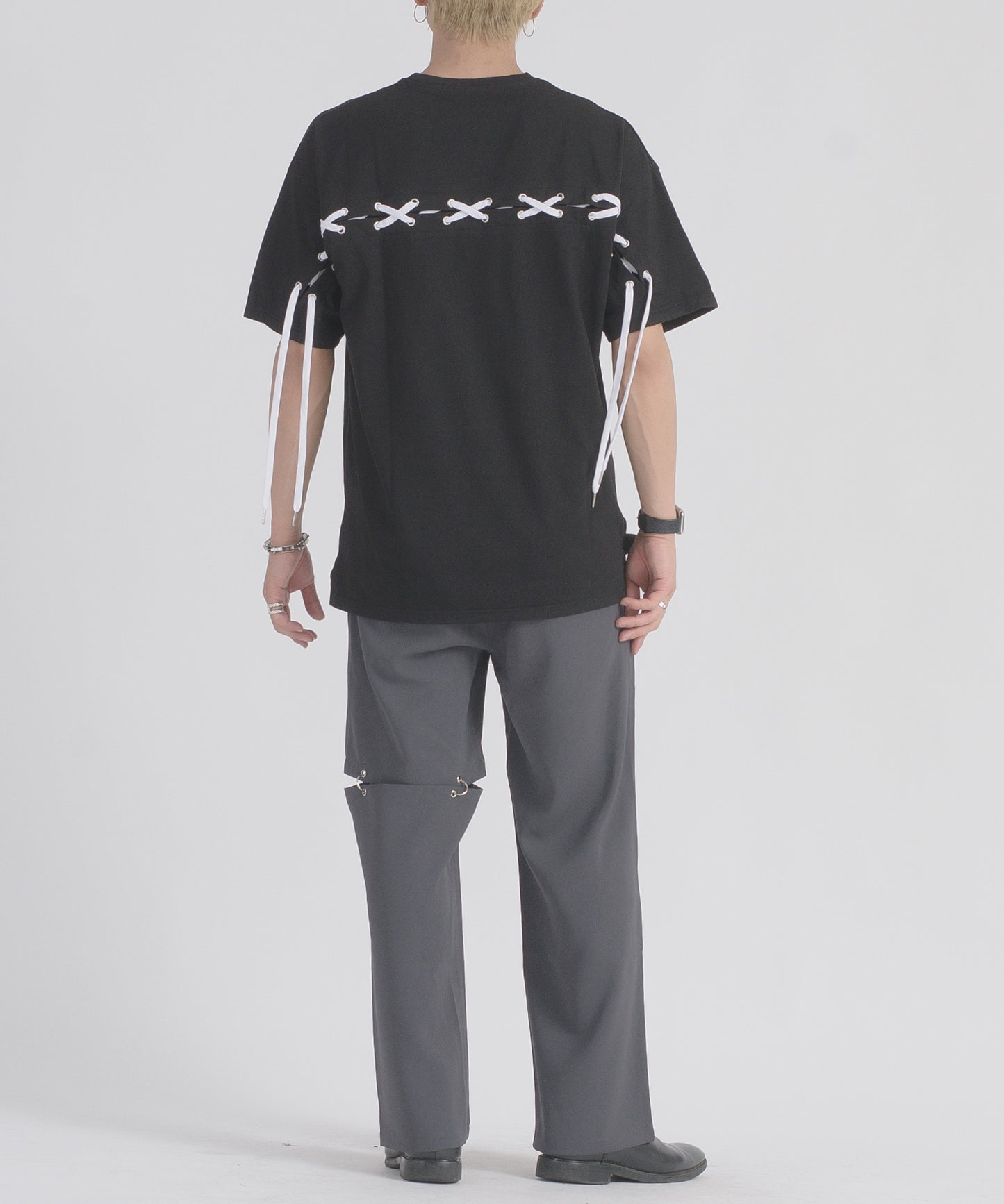 レースアップTシャツ