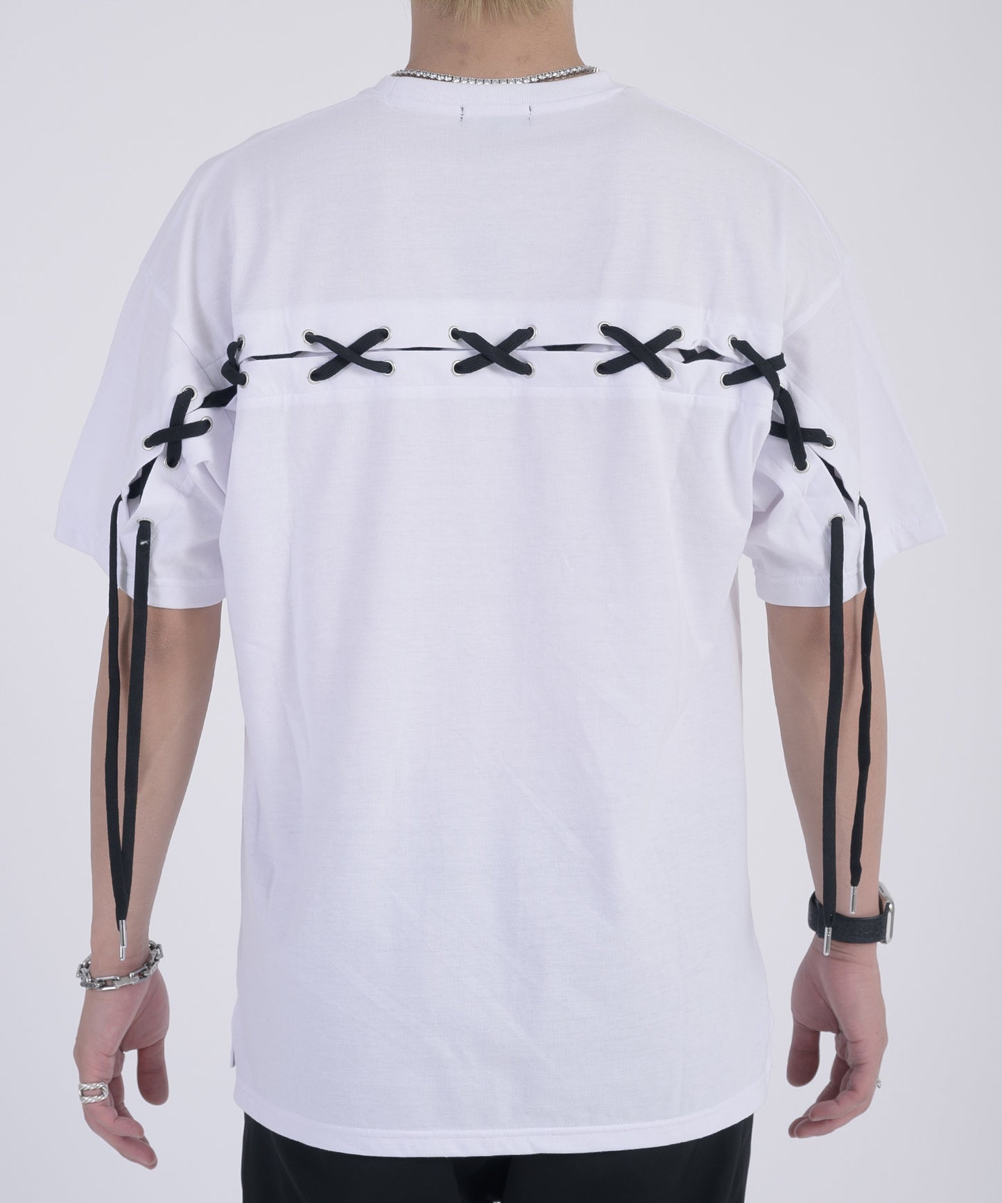 レースアップTシャツ