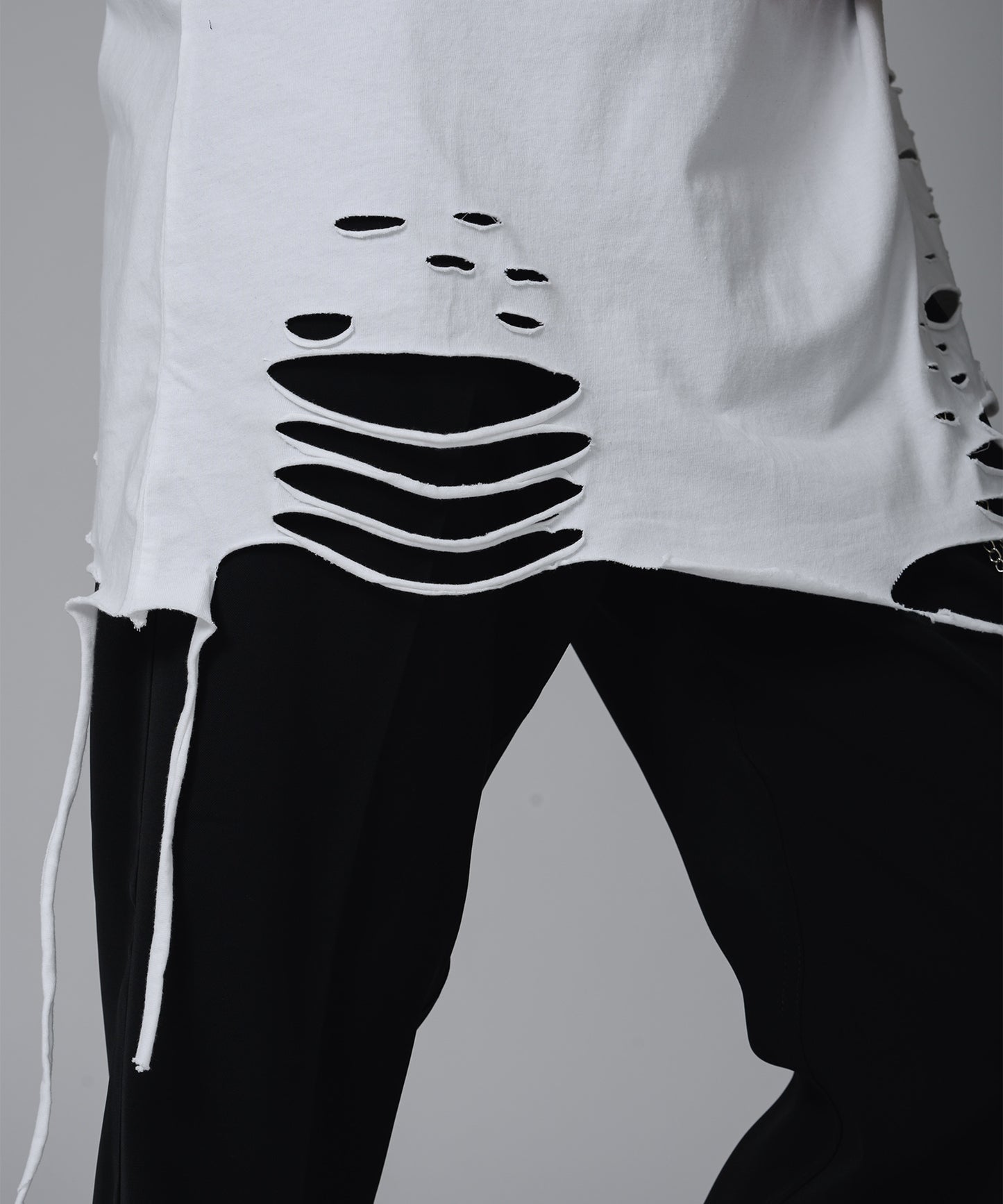 ローズ刺繍グランジTシャツ