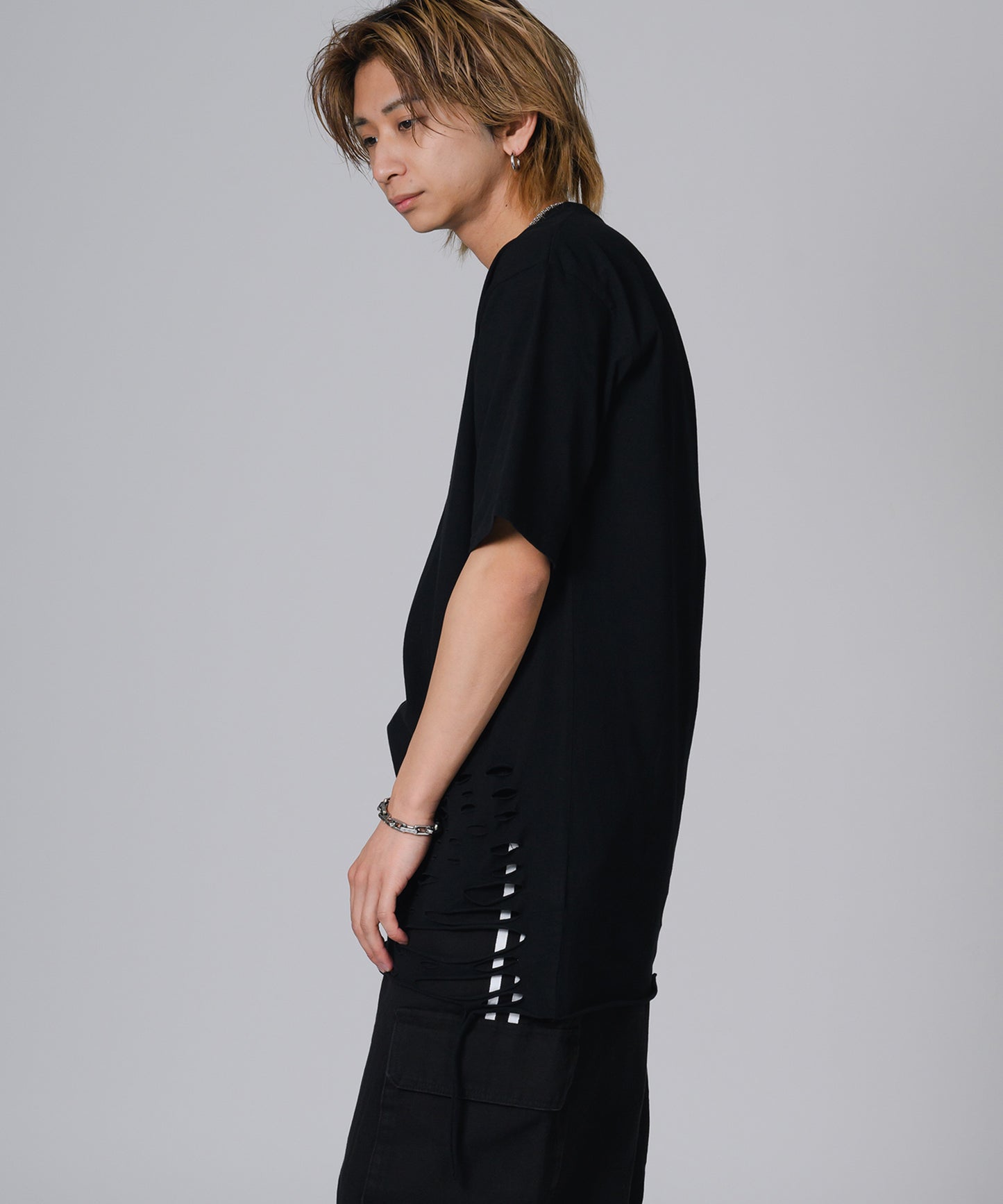ローズ刺繍グランジTシャツ