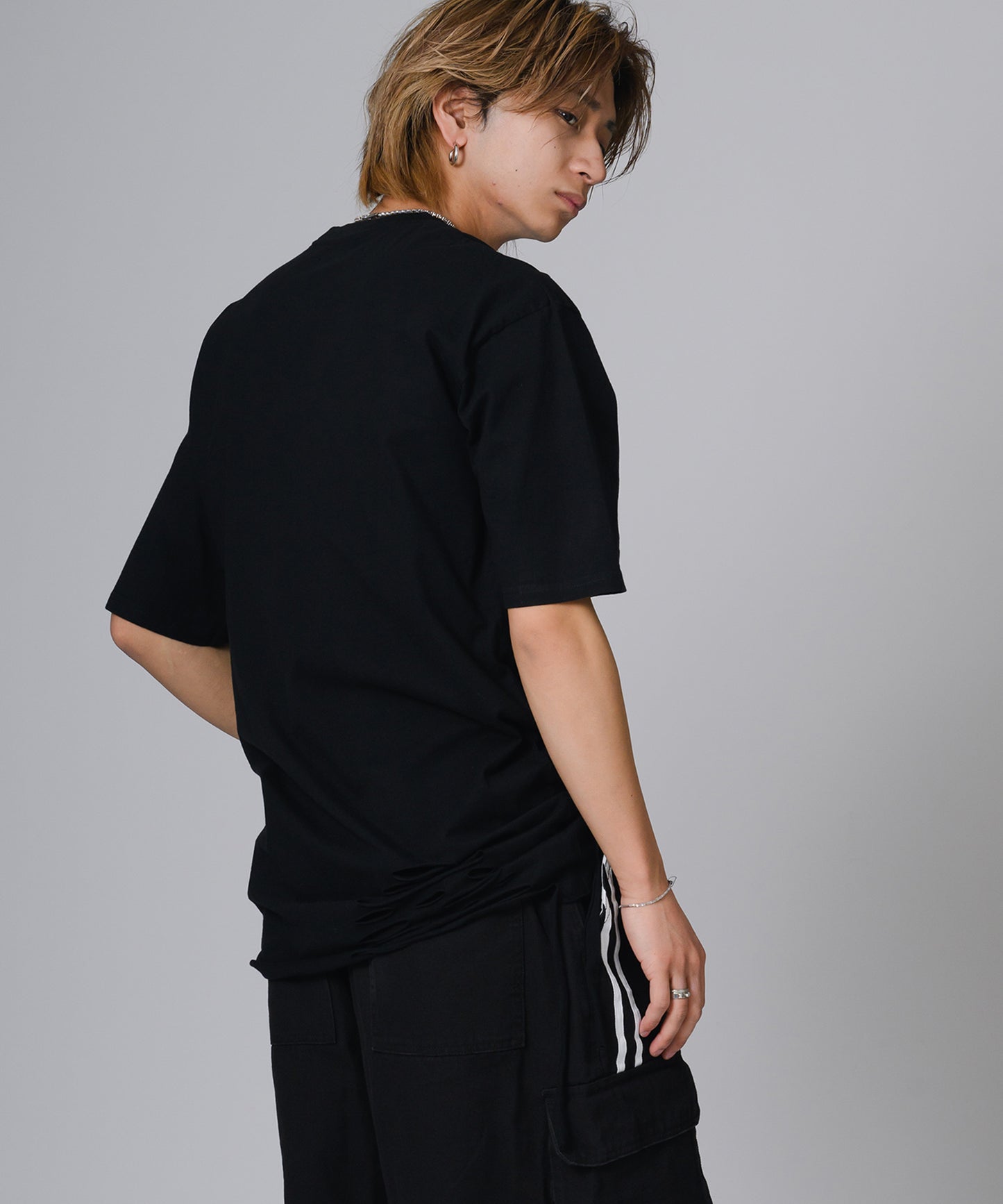 ローズ刺繍グランジTシャツ