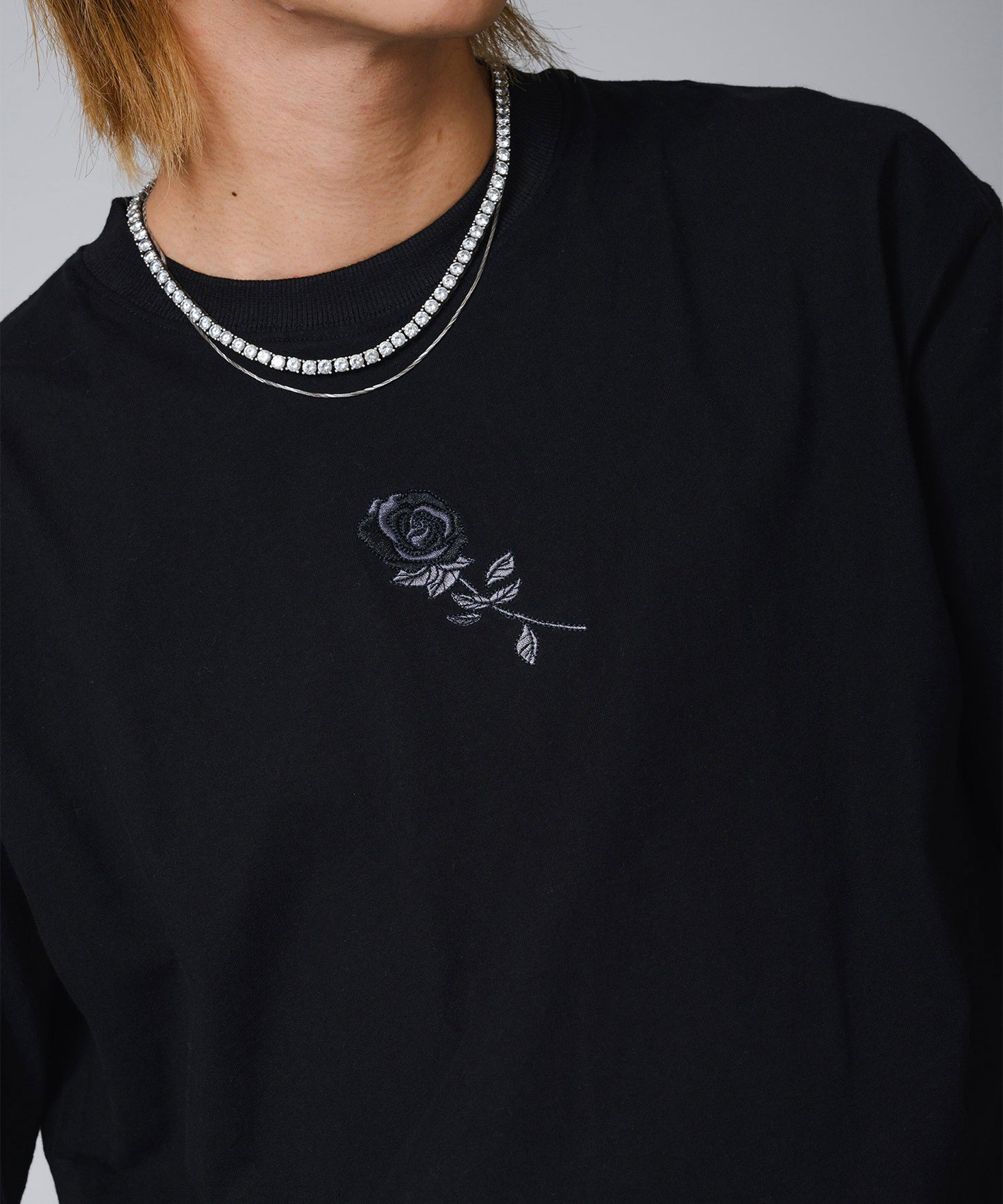 ローズ刺繍グランジTシャツ