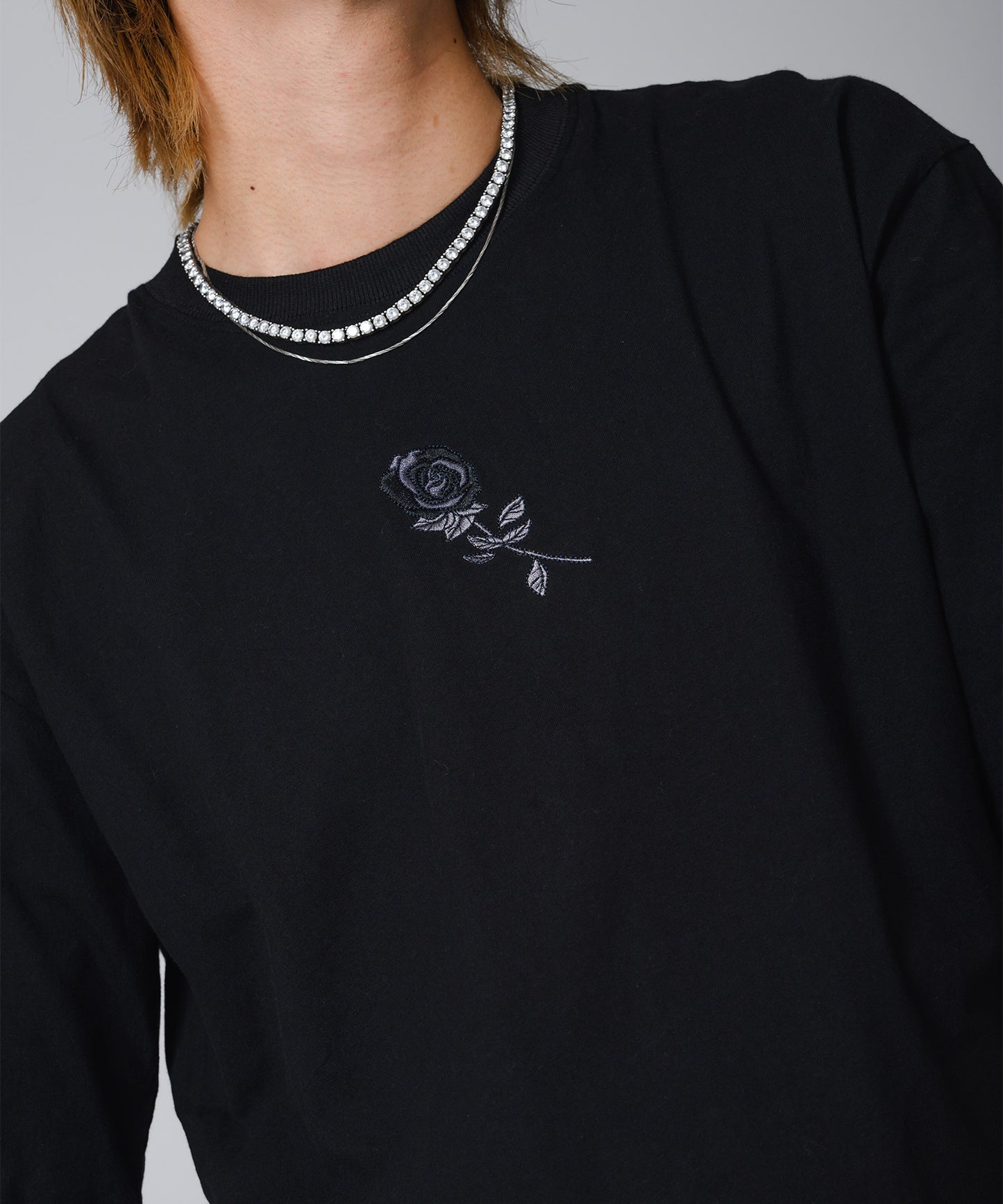 ローズ刺繍グランジTシャツ