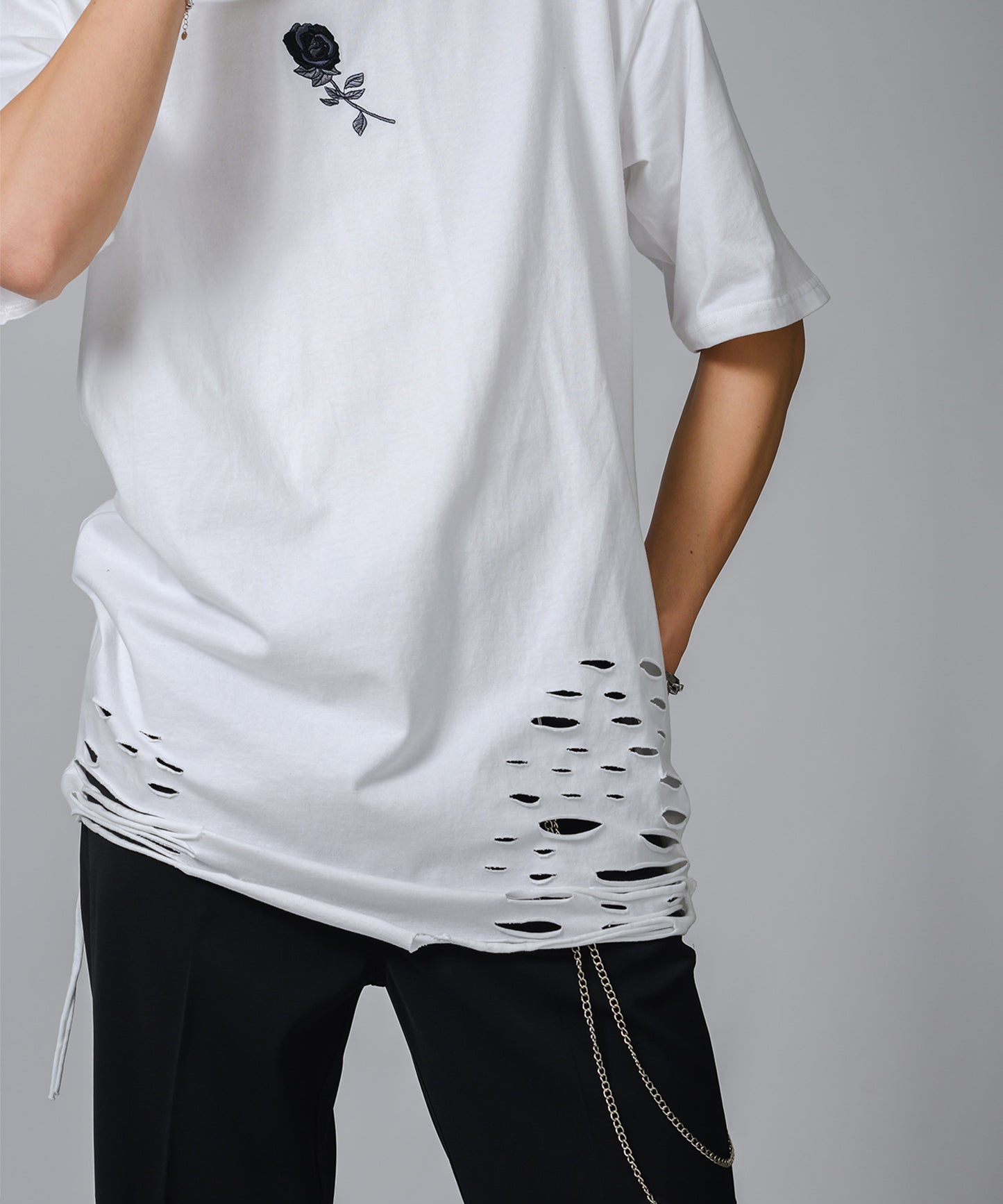 ローズ刺繍グランジTシャツ