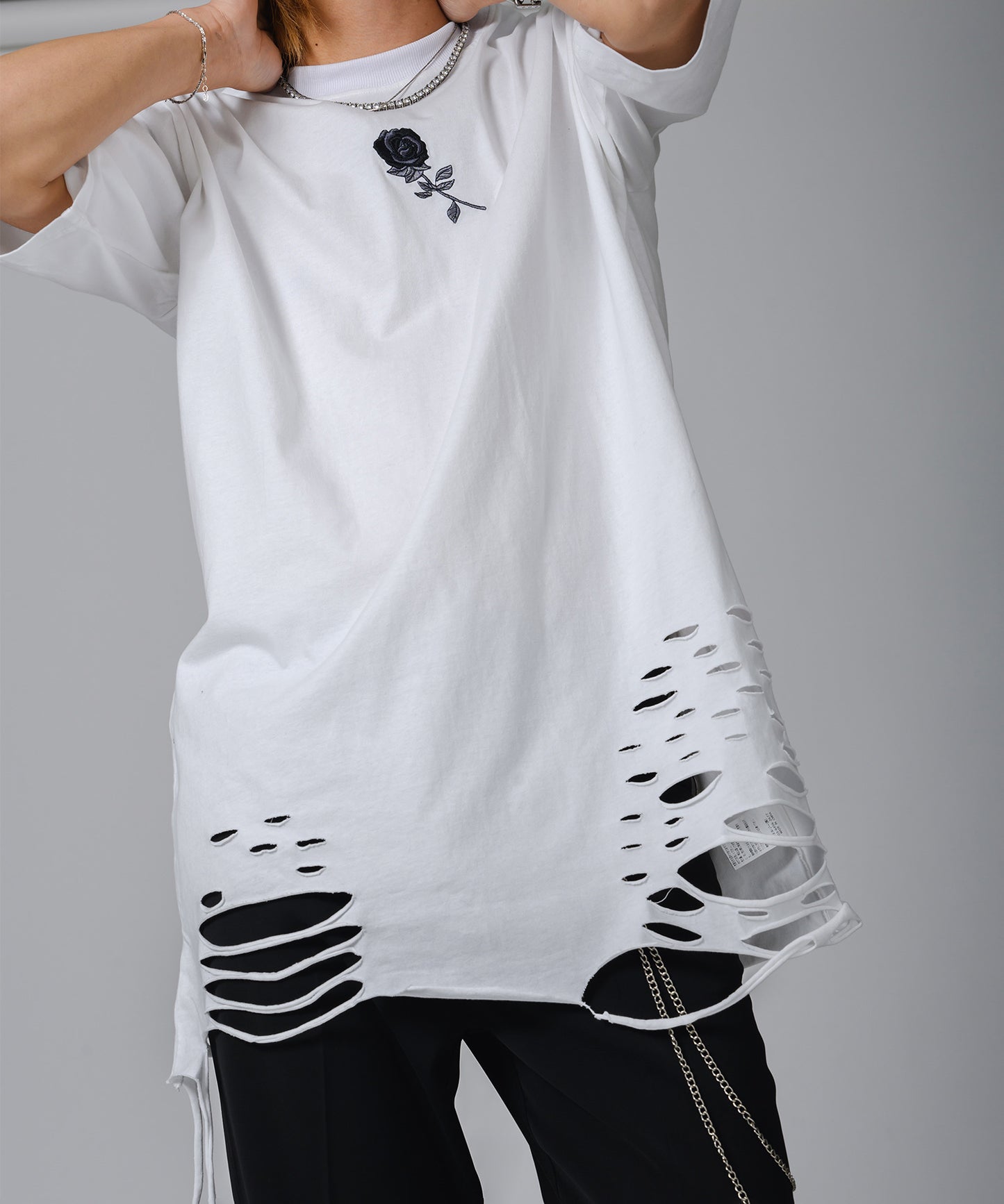ローズ刺繍グランジTシャツ