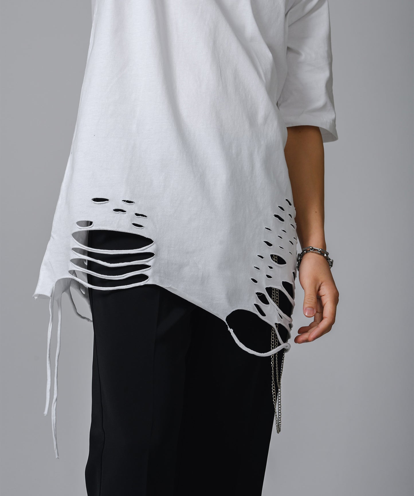 ローズ刺繍グランジTシャツ