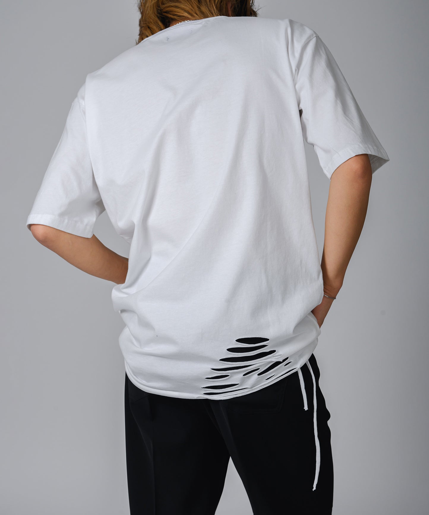 ローズ刺繍グランジTシャツ