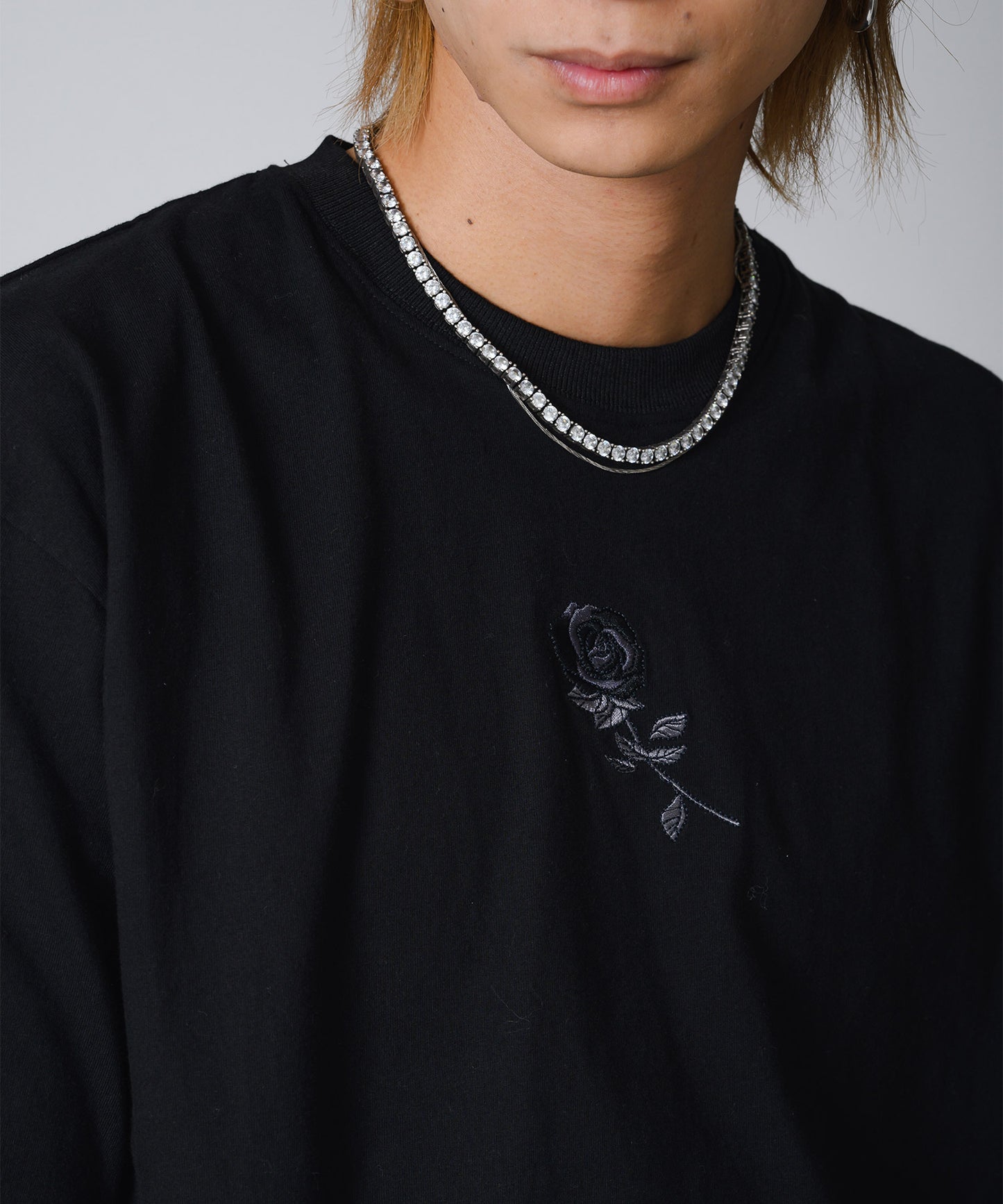 ローズ刺繍グランジTシャツ