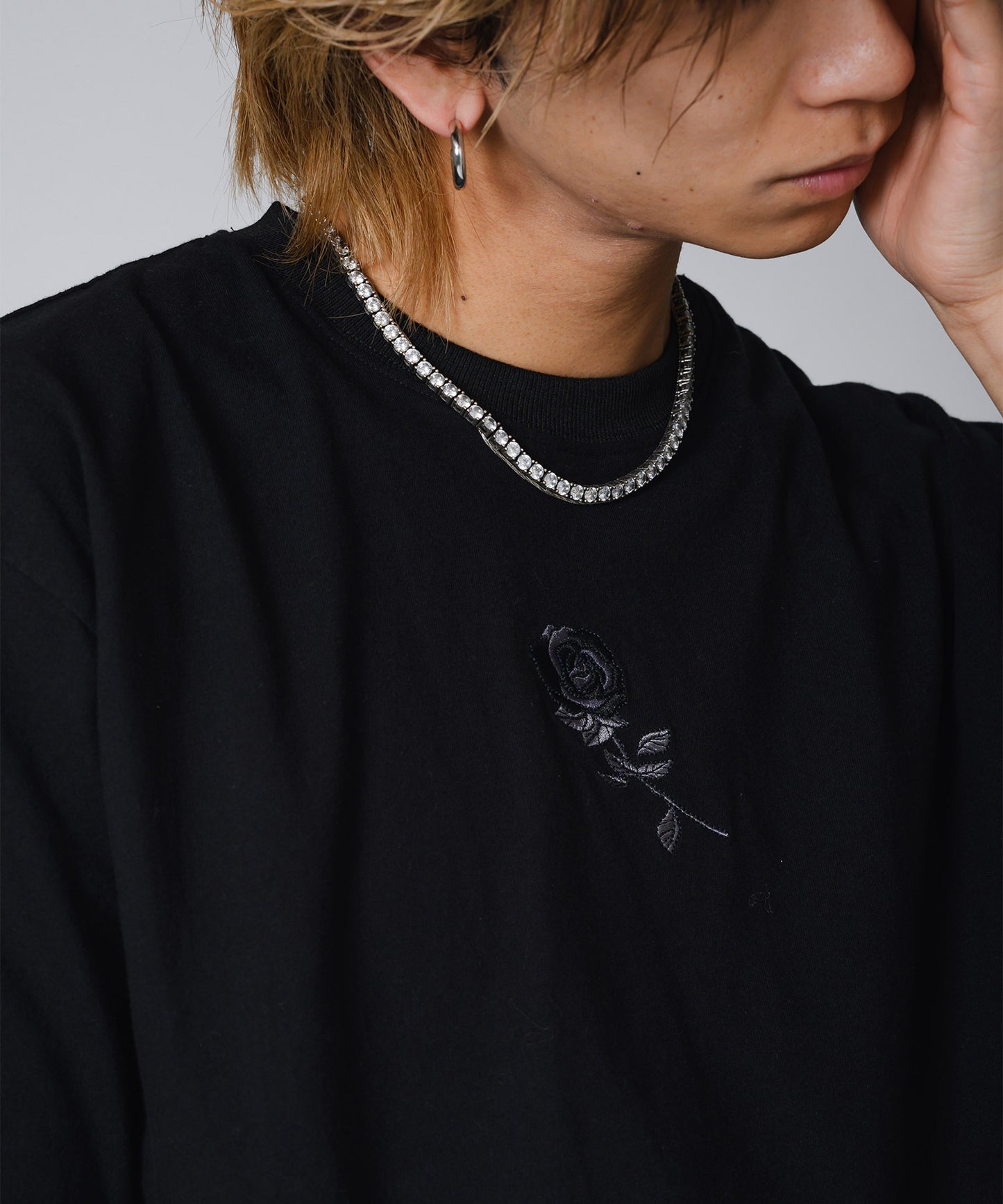 ローズ刺繍グランジTシャツ