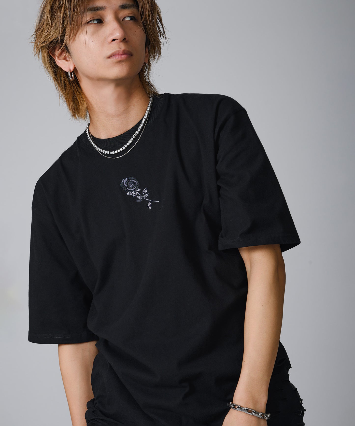 ローズ刺繍グランジTシャツ