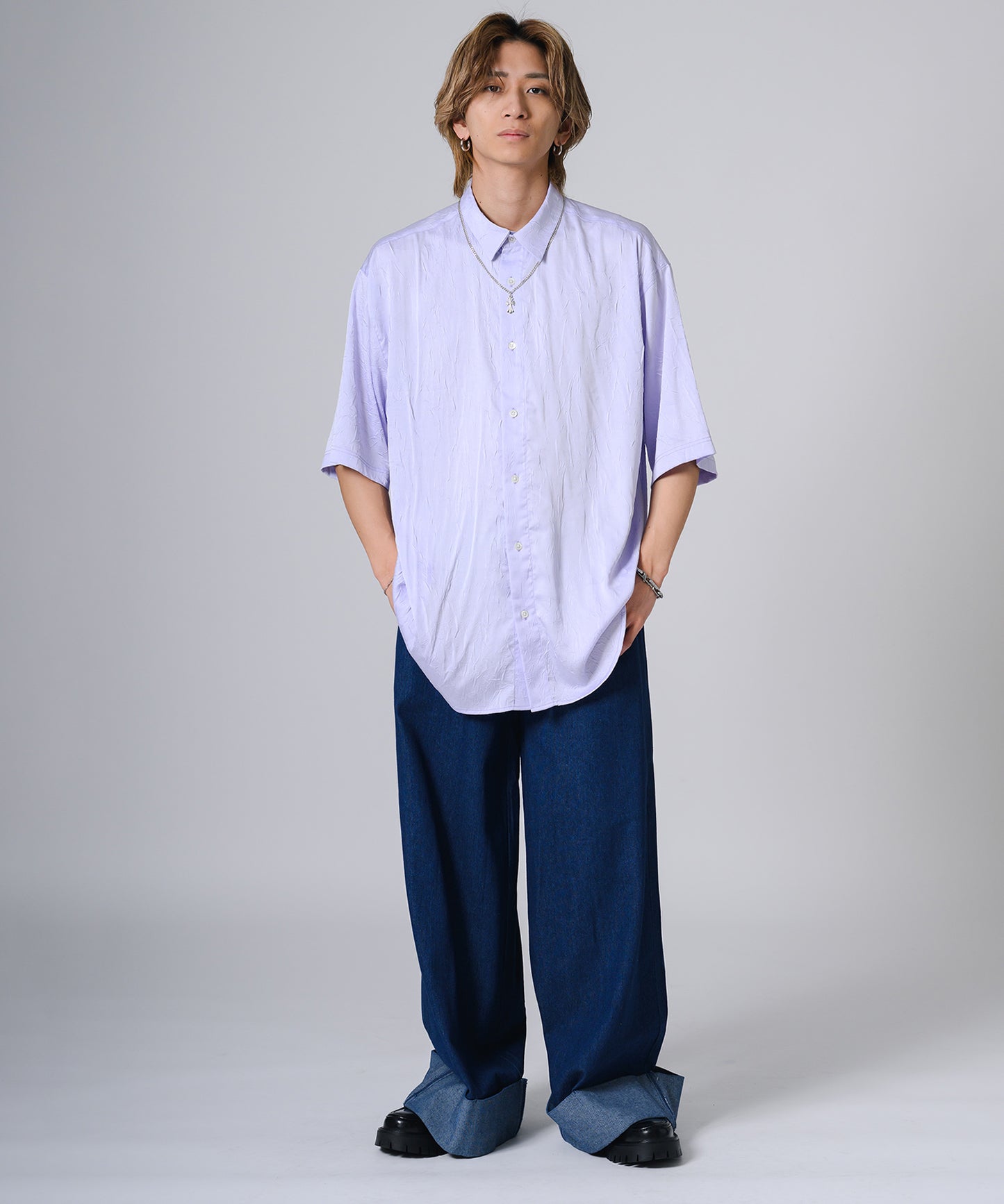 ネックレス付きシャツ