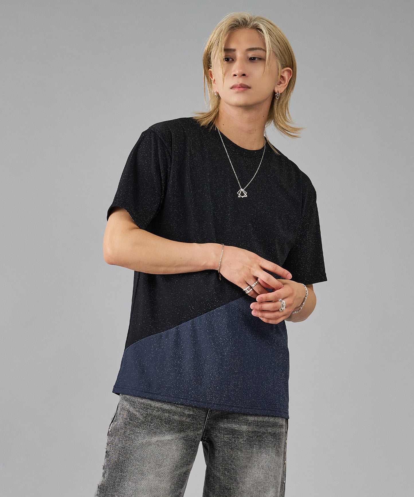 ネックレス付き配色切り替えTシャツ