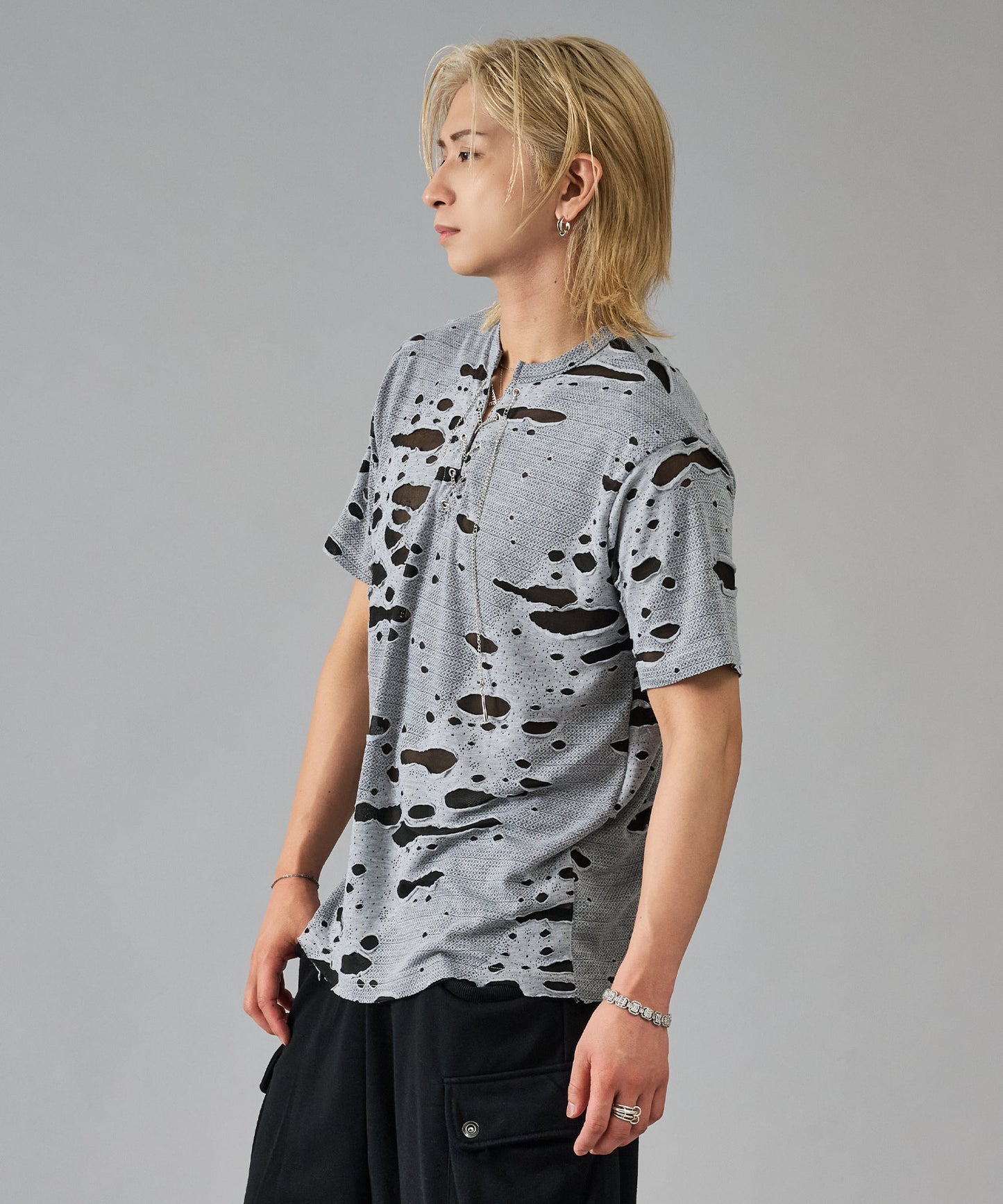 チェーンレースアップTシャツ