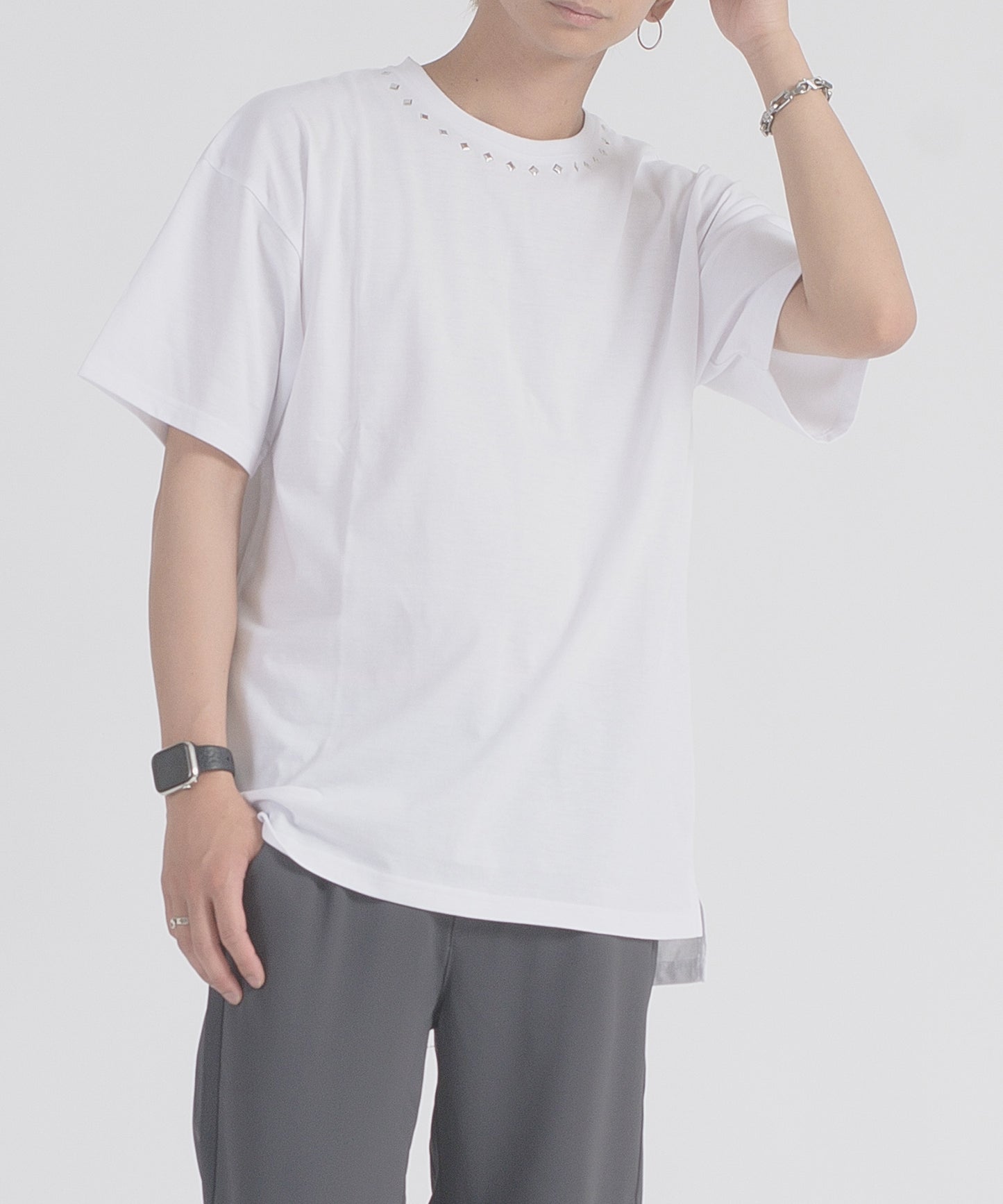 ピラミッドスタッズTシャツ