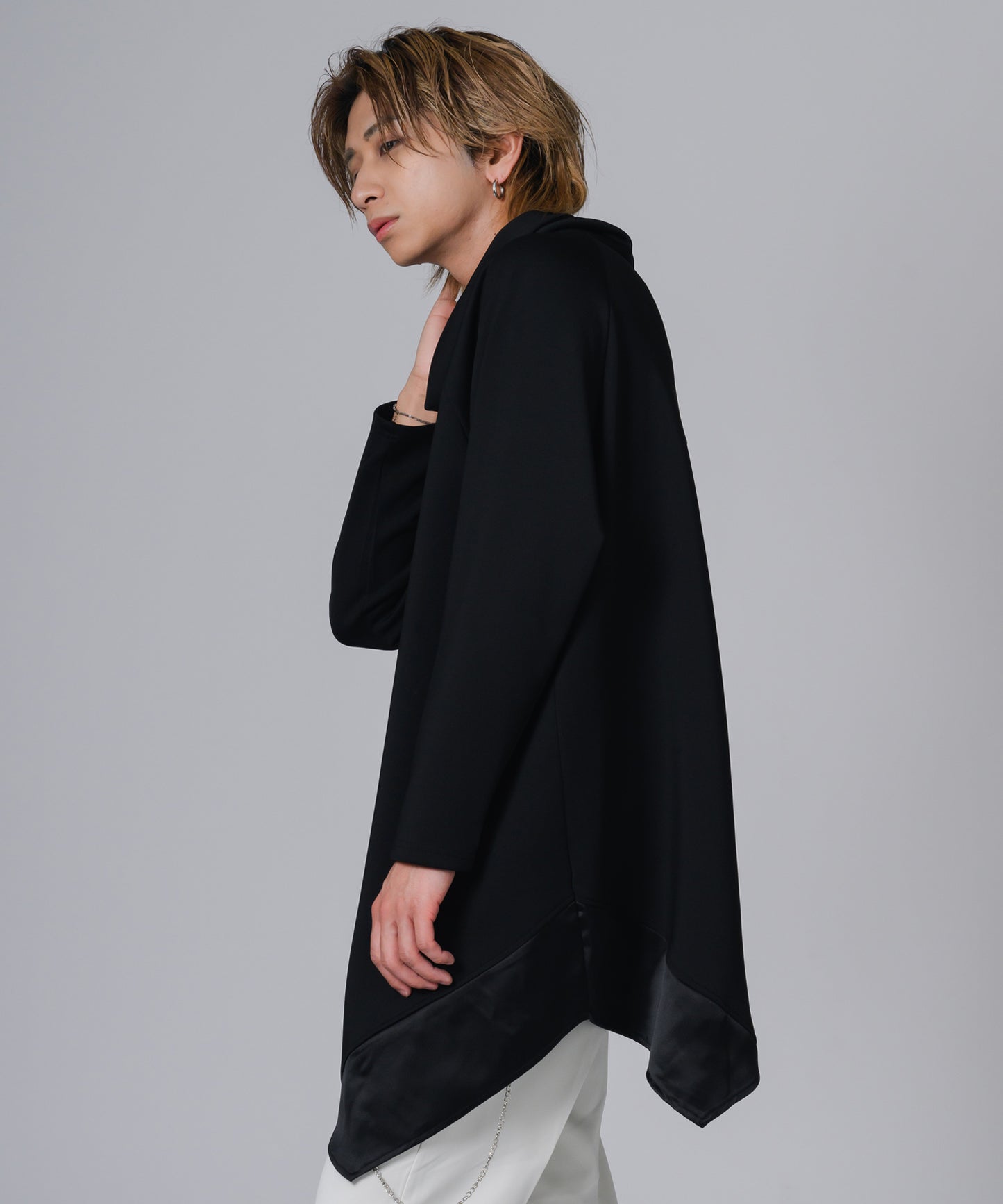 アシンメトリープルオーバー ラグランカットソー
