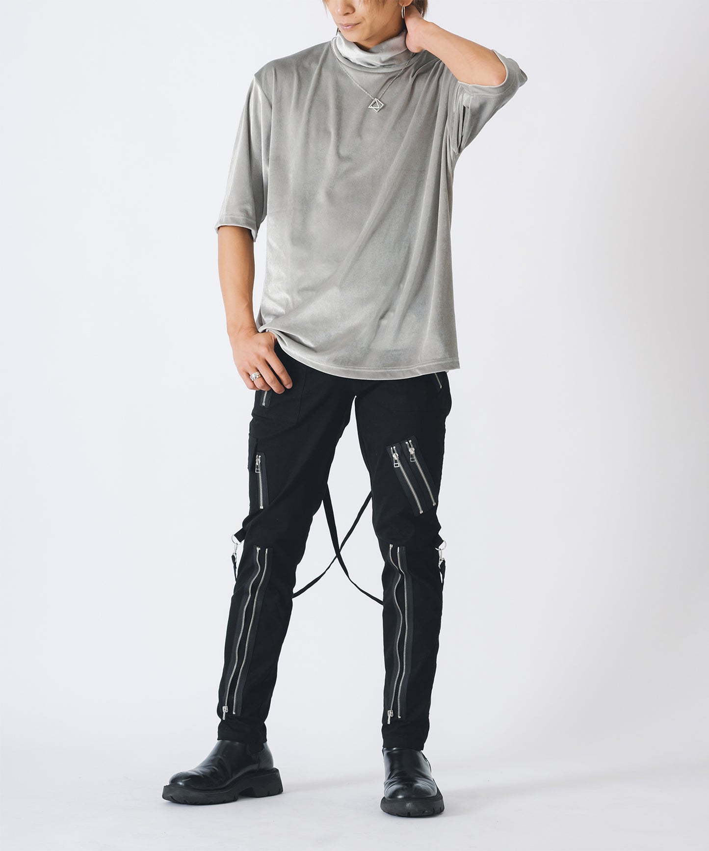 ネックレス付きモックネック半袖Tシャツ