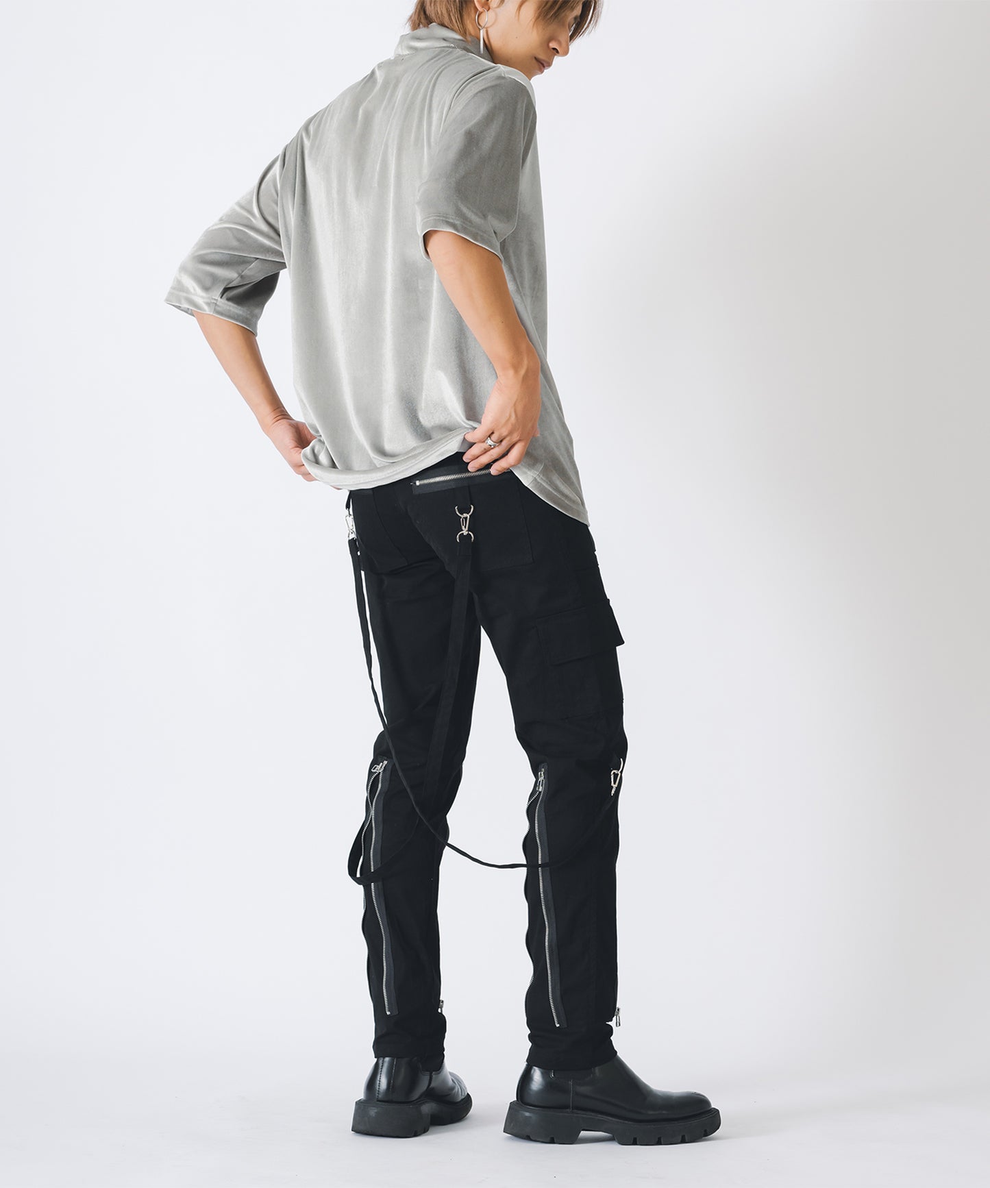 ネックレス付きモックネック半袖Tシャツ