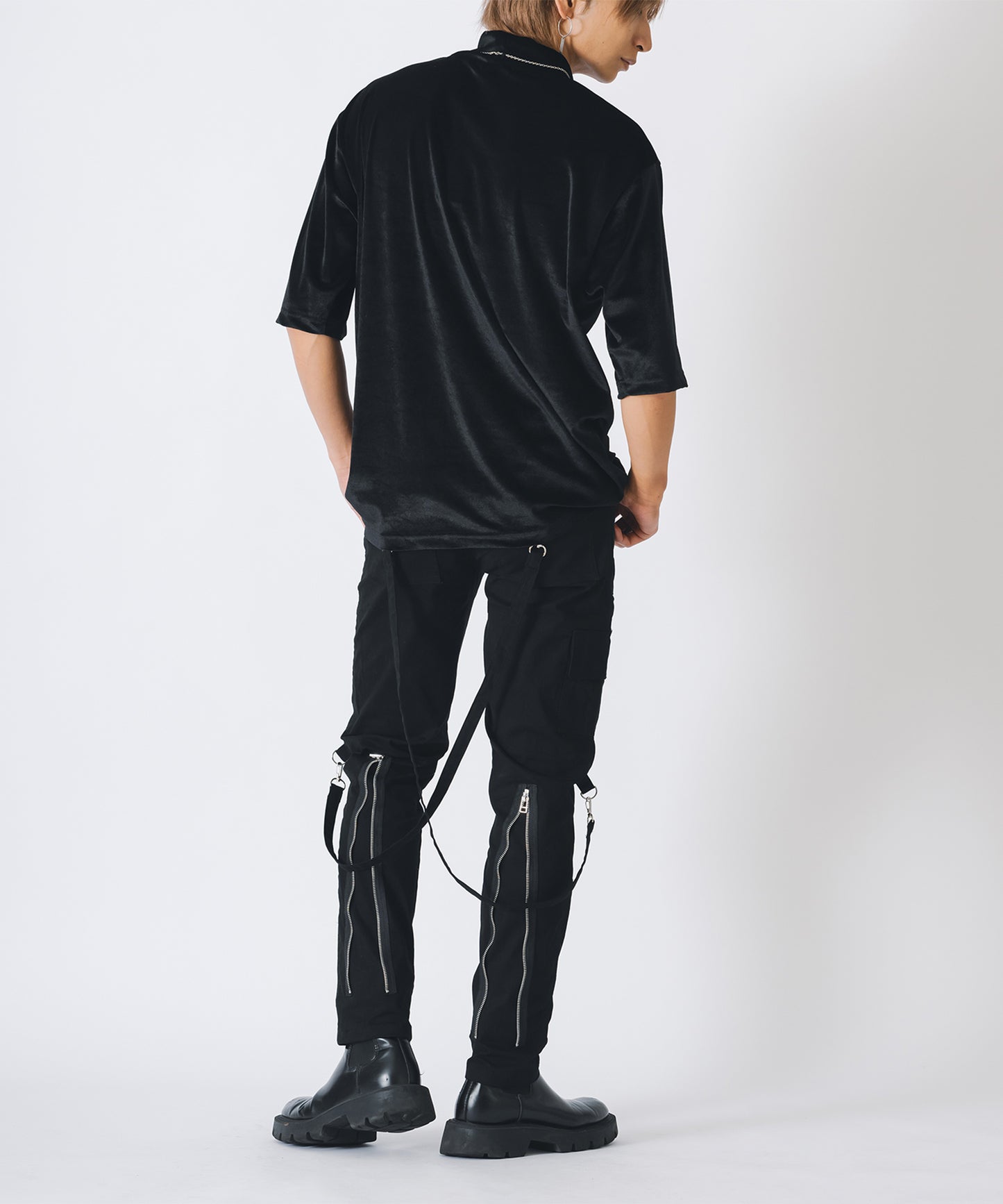 ネックレス付きモックネック半袖Tシャツ