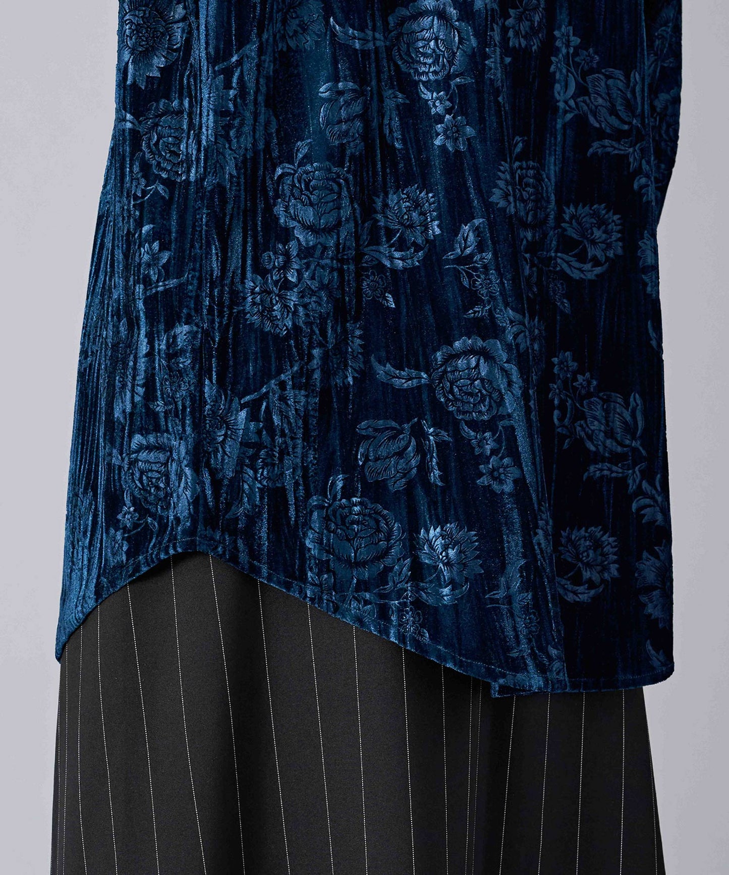 フラワーエンボスベロアシャツ