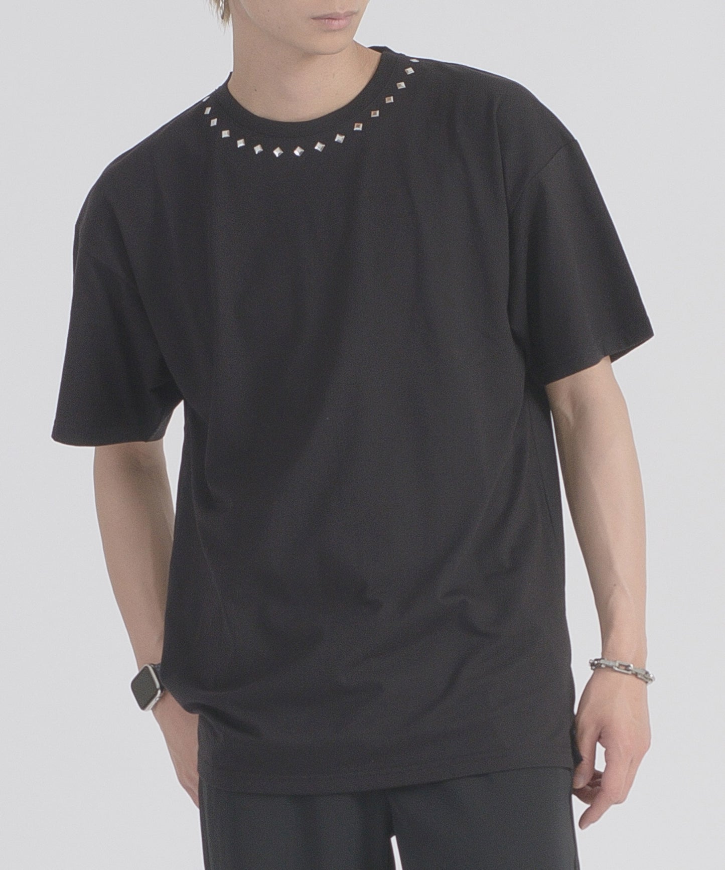 ピラミッドスタッズTシャツ