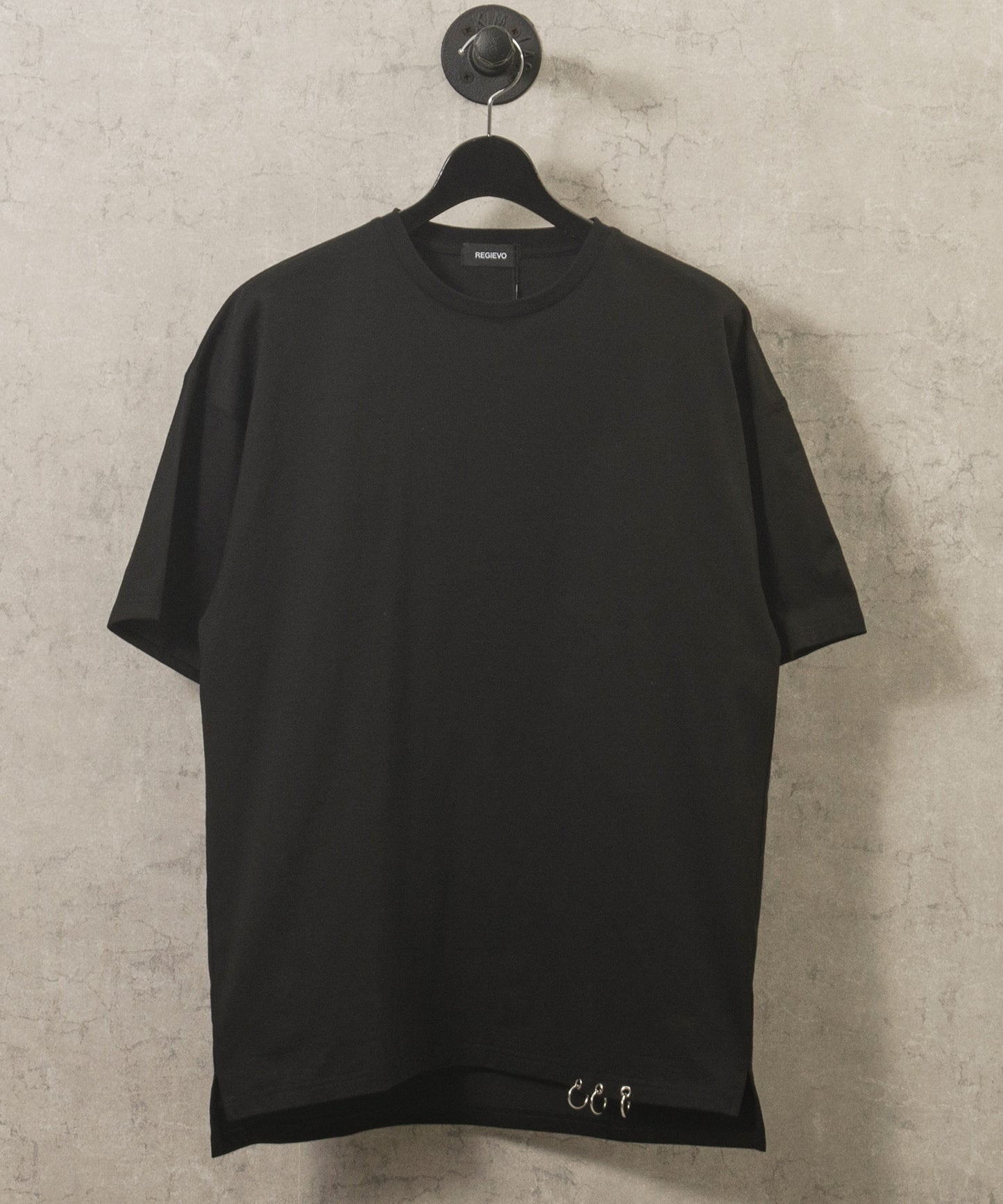 裾ピアスTシャツ