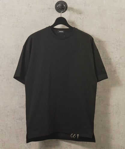 裾ピアスTシャツ