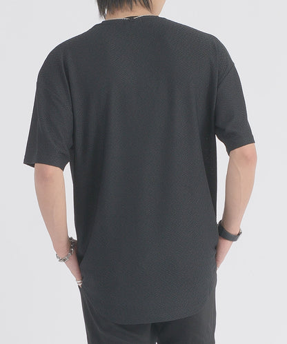 ネックレスラウンドヘムTシャツ