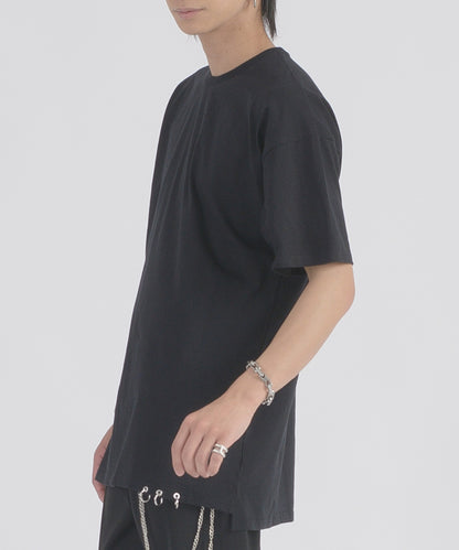 裾ピアスTシャツ