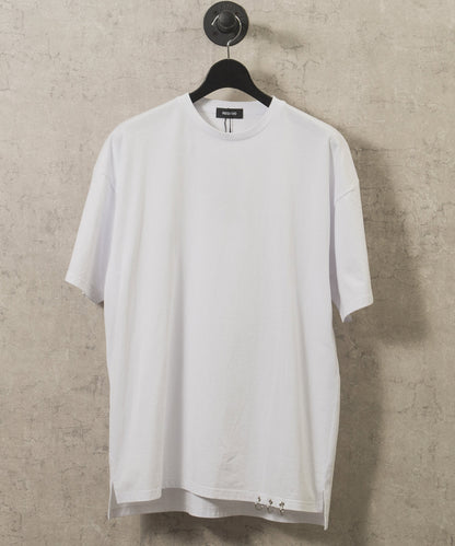 裾ピアスTシャツ