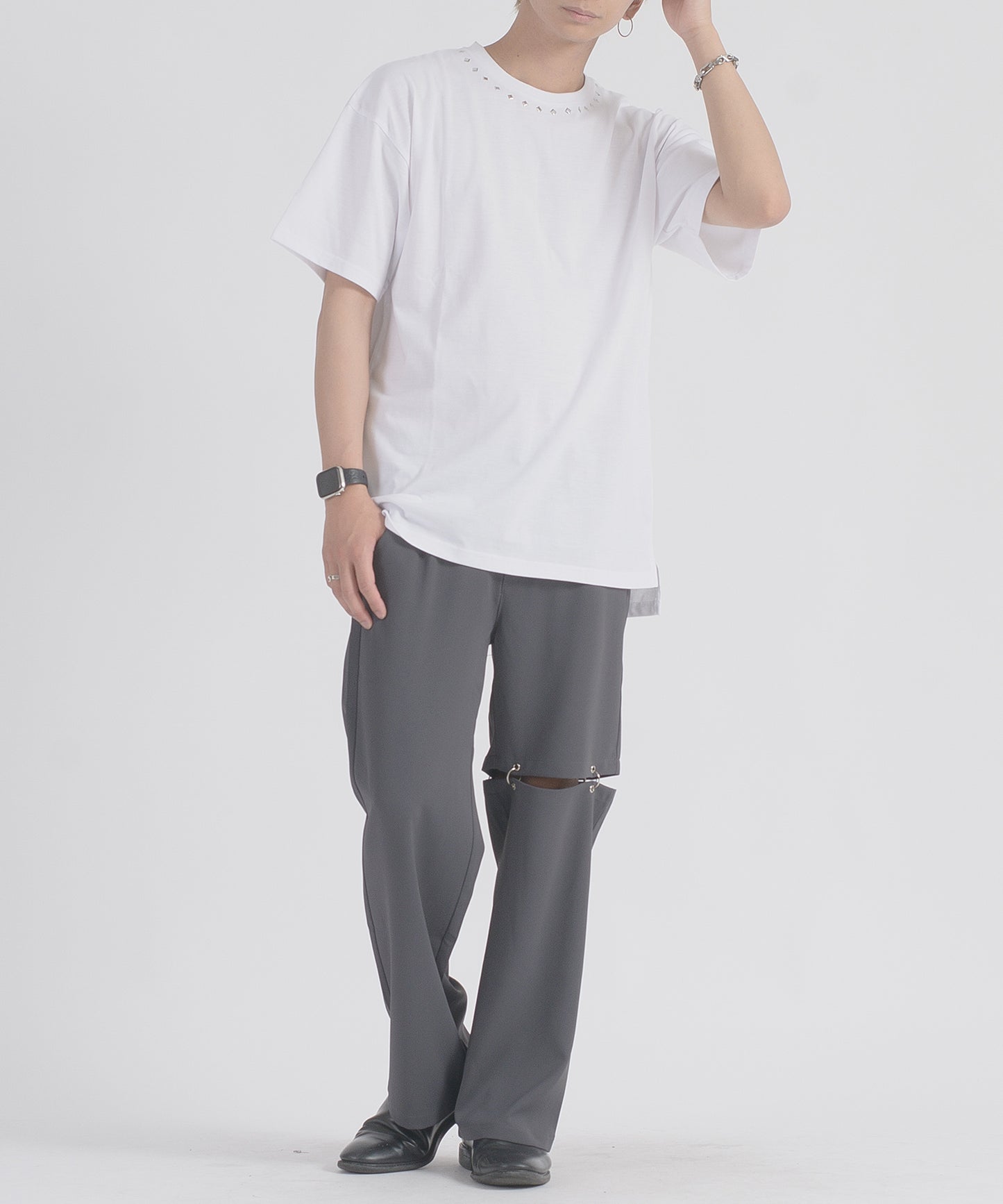 ピラミッドスタッズTシャツ