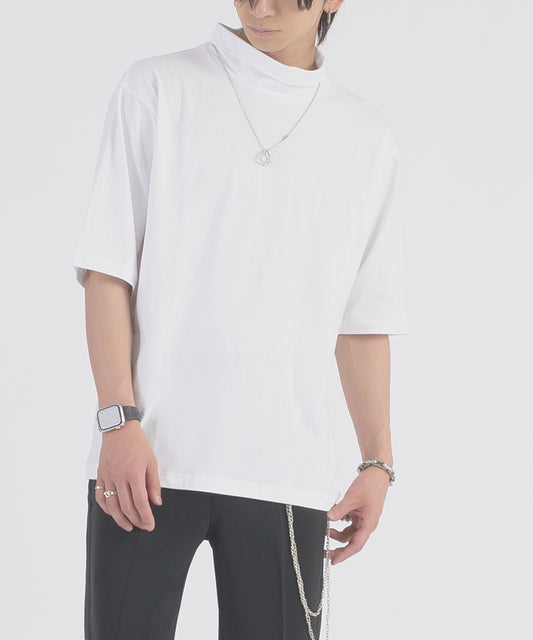 ネックレスタートルTシャツ