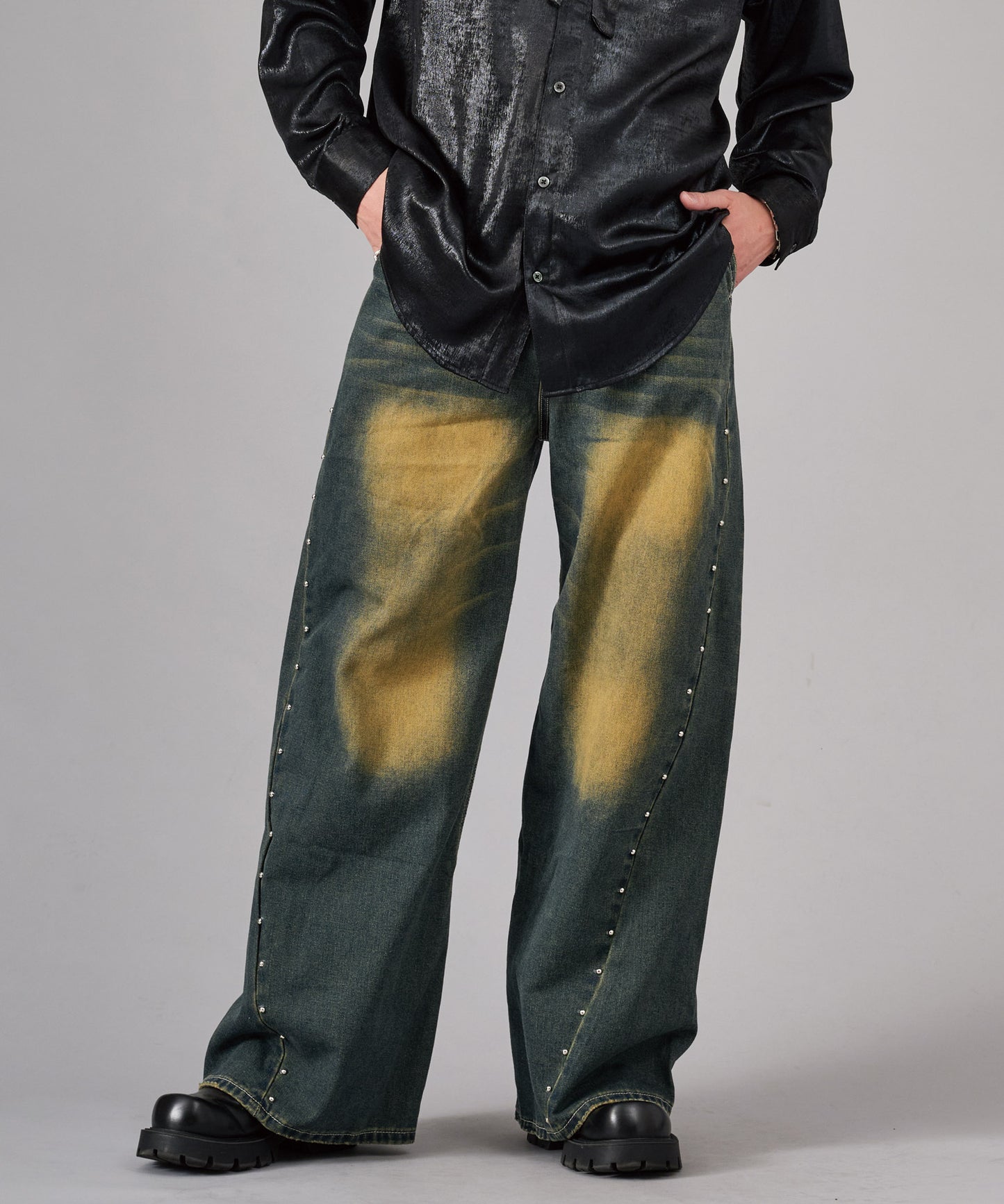 スタッズワイドバギーデニムパンツ