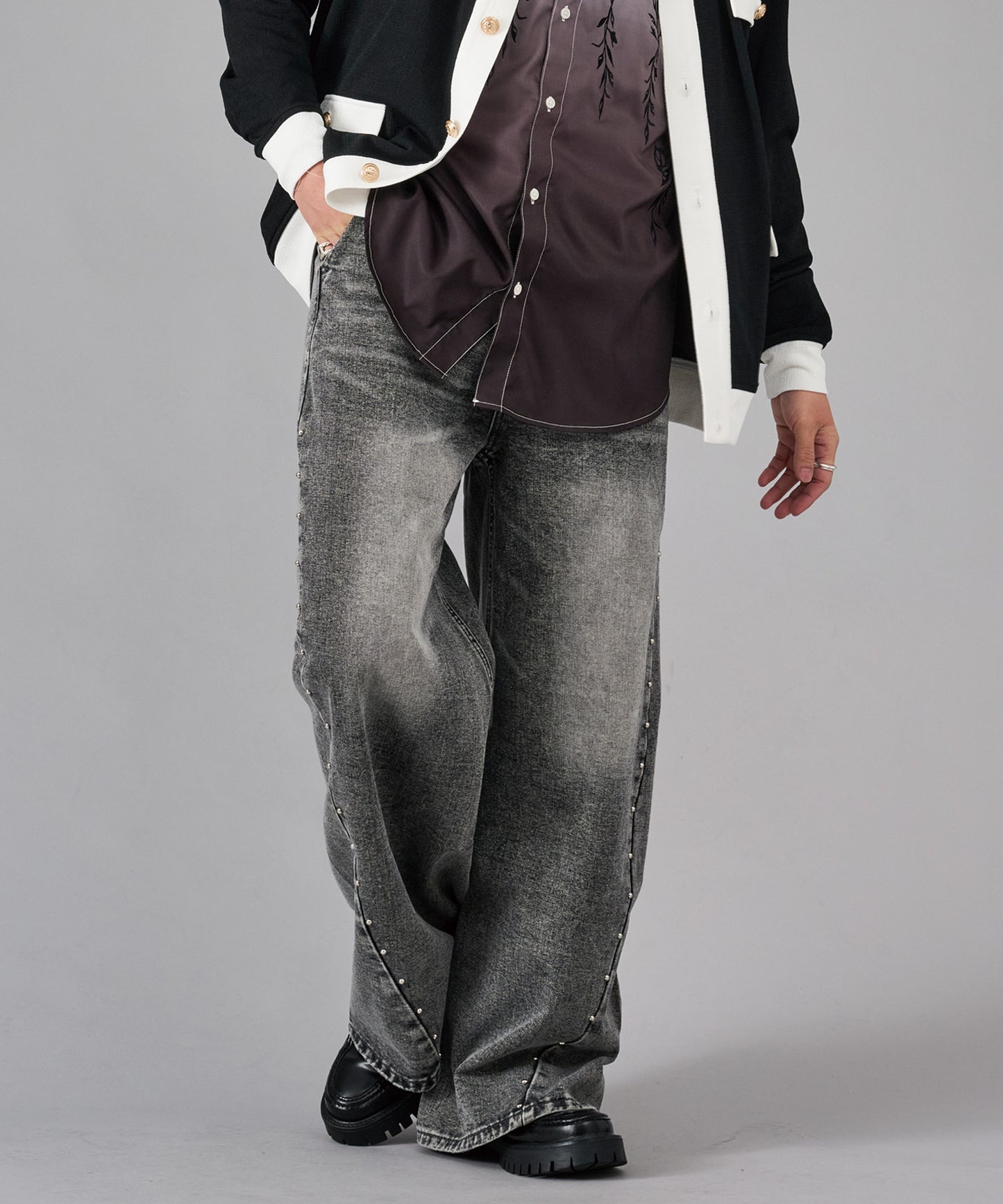 スタッズワイドバギーデニムパンツ