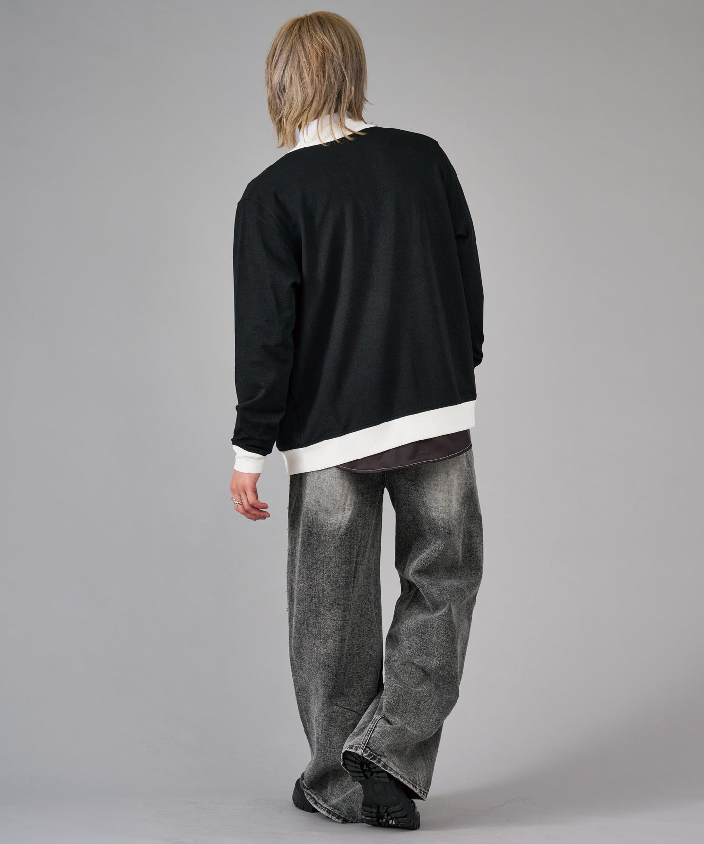 スタッズワイドバギーデニムパンツ