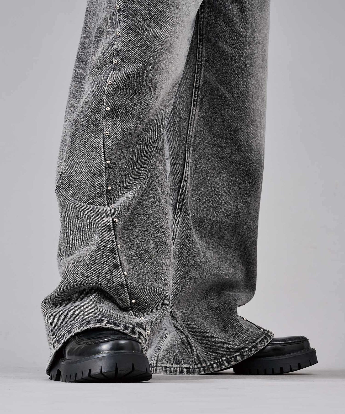 スタッズワイドバギーデニムパンツ