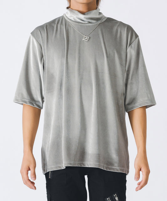 ネックレス付きモックネック半袖Tシャツ