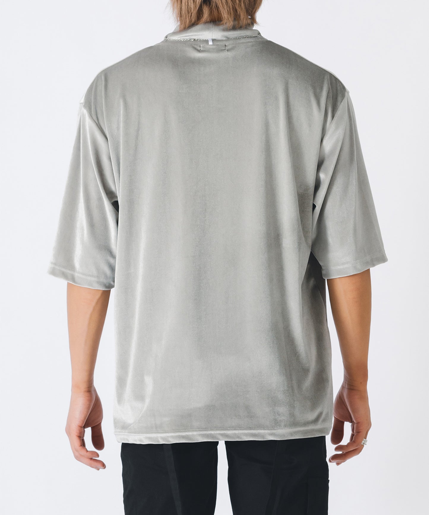 ネックレス付きモックネック半袖Tシャツ