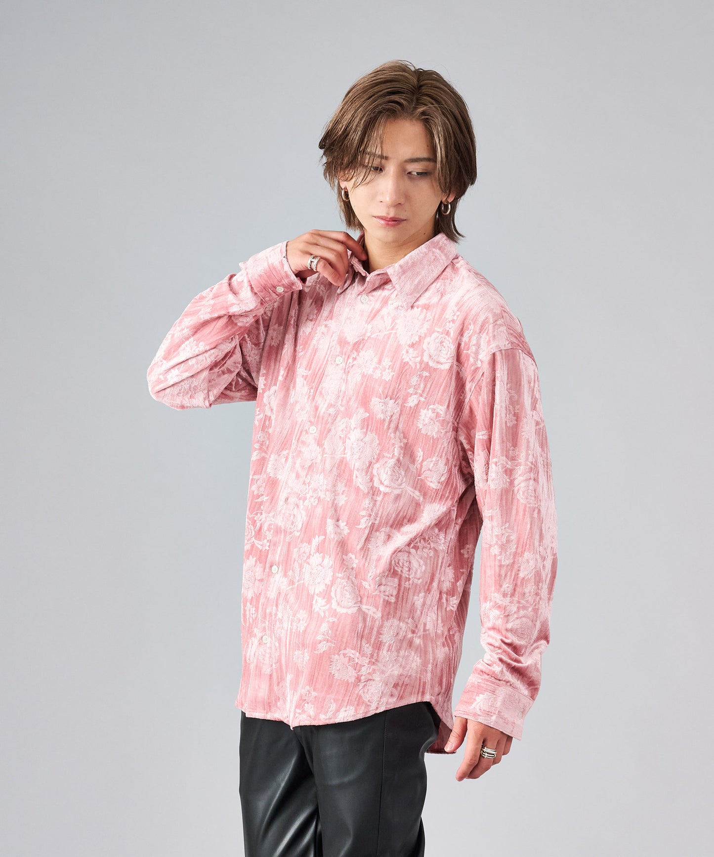 フラワーエンボスベロアシャツ