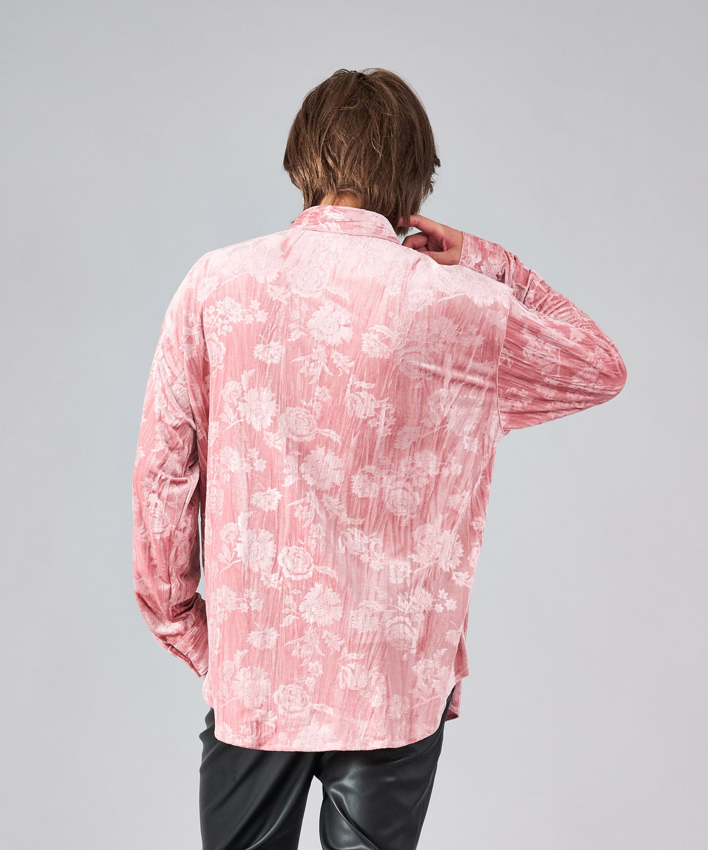 フラワーエンボスベロアシャツ