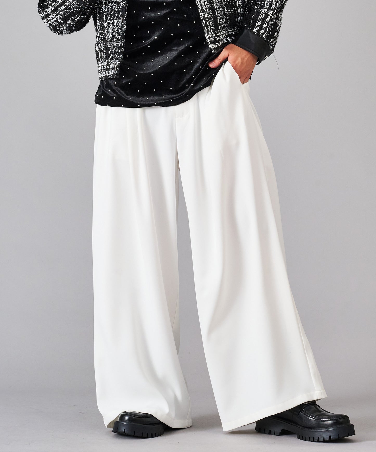 ワイドバギーパンツ