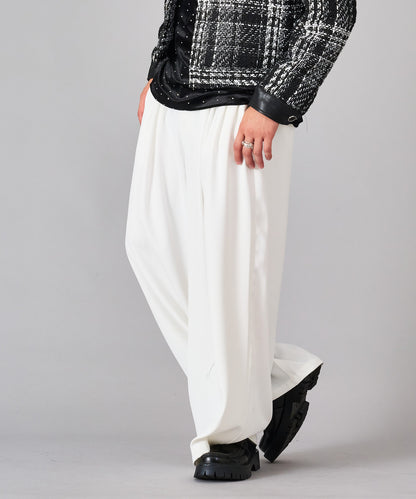 ワイドバギーパンツ